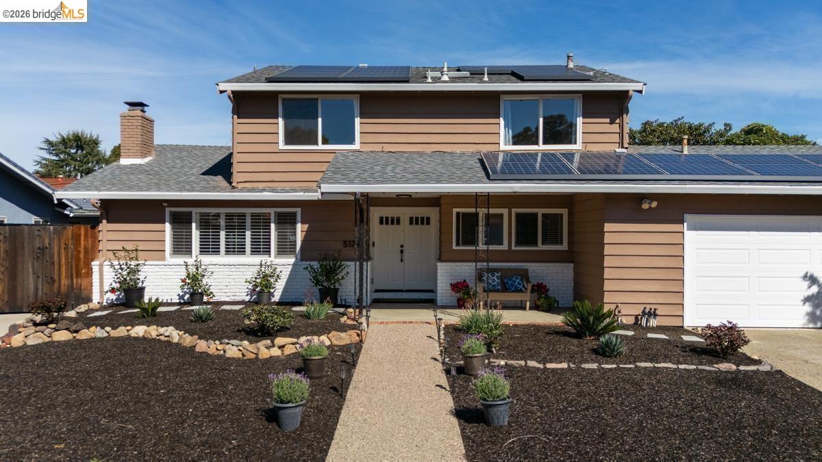 Detail Gallery Image 3 of 28 For 5179 Paul Scarlet Dr, Concord,  CA 94521 - 4 Beds | 2/1 Baths