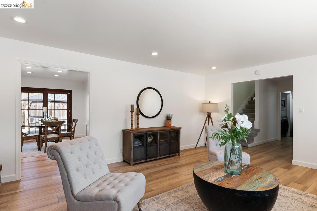 Detail Gallery Image 5 of 28 For 5179 Paul Scarlet Dr, Concord,  CA 94521 - 4 Beds | 2/1 Baths