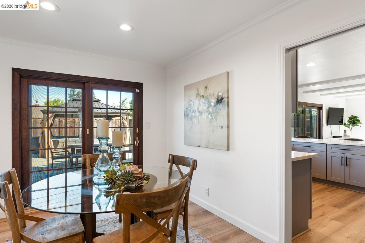 Detail Gallery Image 6 of 28 For 5179 Paul Scarlet Dr, Concord,  CA 94521 - 4 Beds | 2/1 Baths