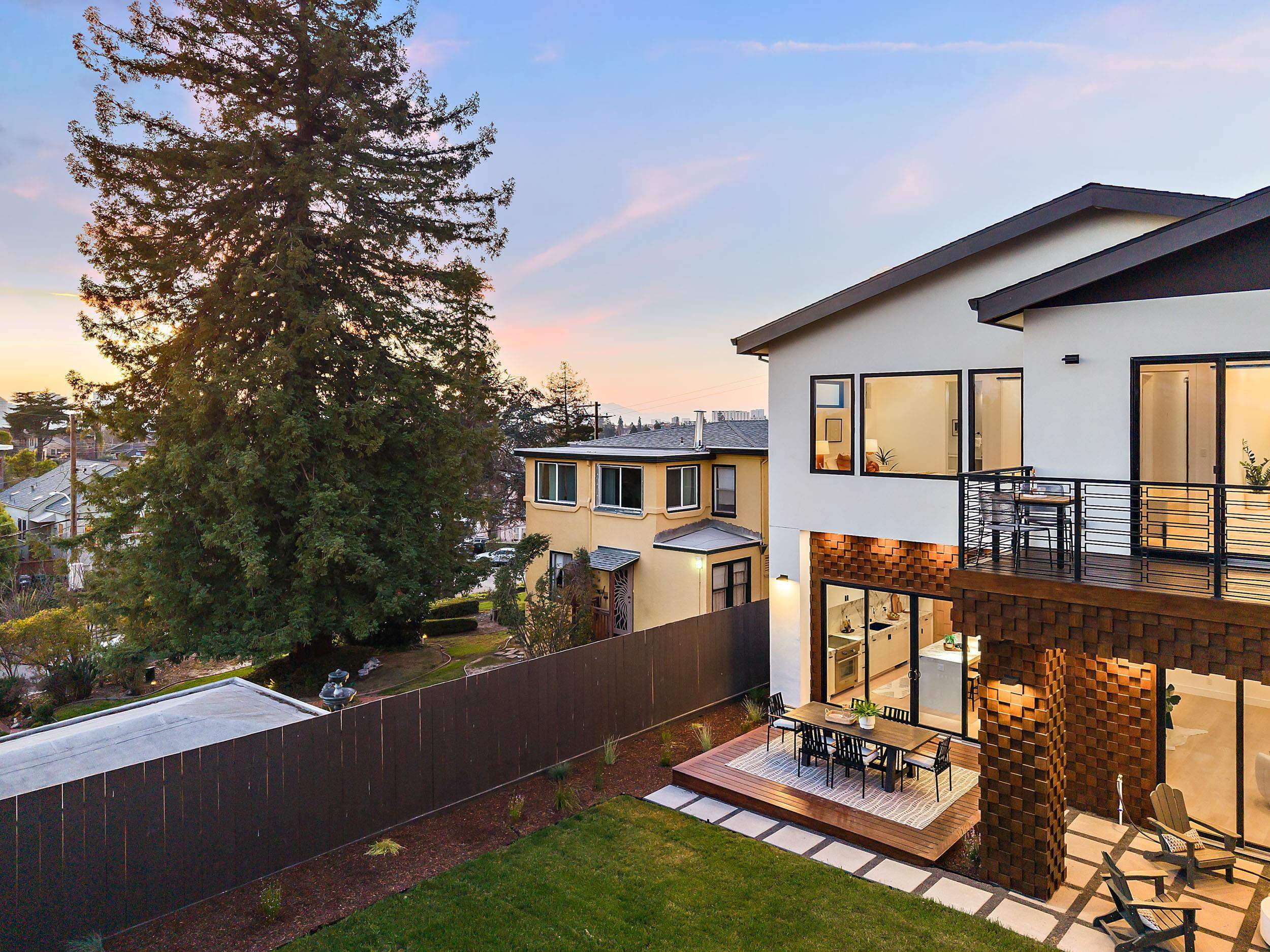 Detail Gallery Image 2 of 41 For 761 Calmar Ave, Oakland,  CA 94610 - 4 Beds | 4/1 Baths