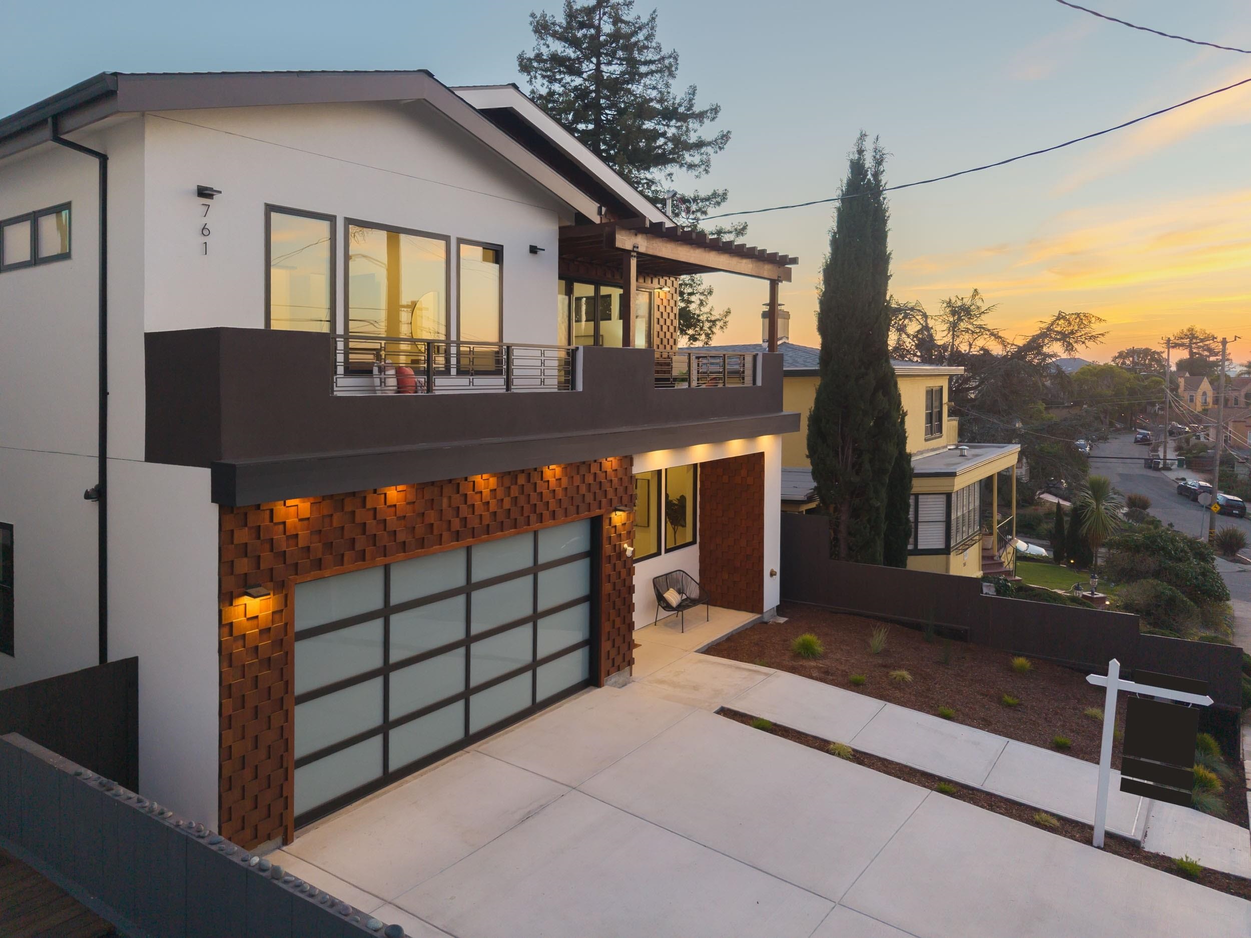 Detail Gallery Image 3 of 41 For 761 Calmar Ave, Oakland,  CA 94610 - 4 Beds | 4/1 Baths