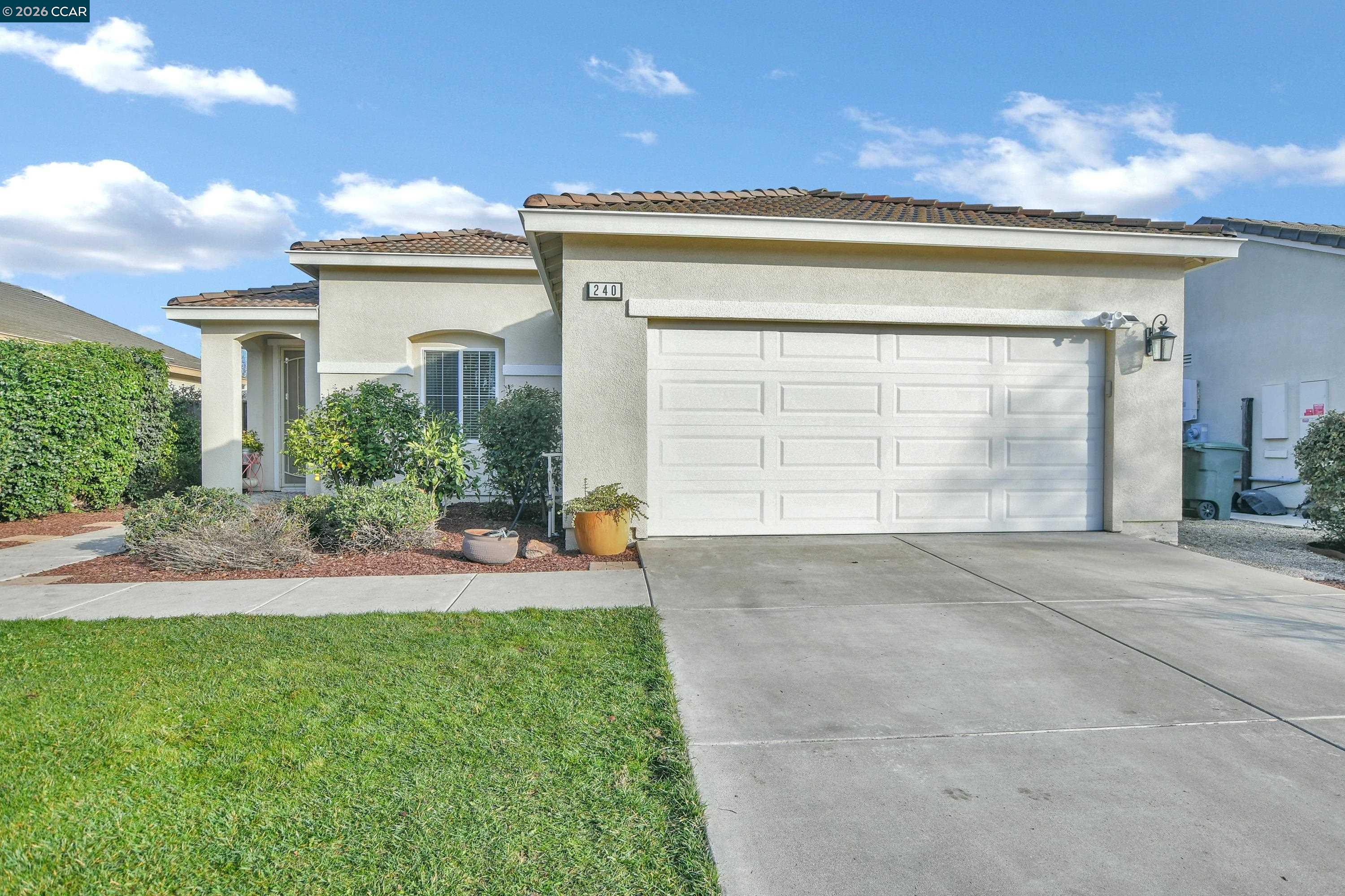 Front Image Thumbnail for CC41123413