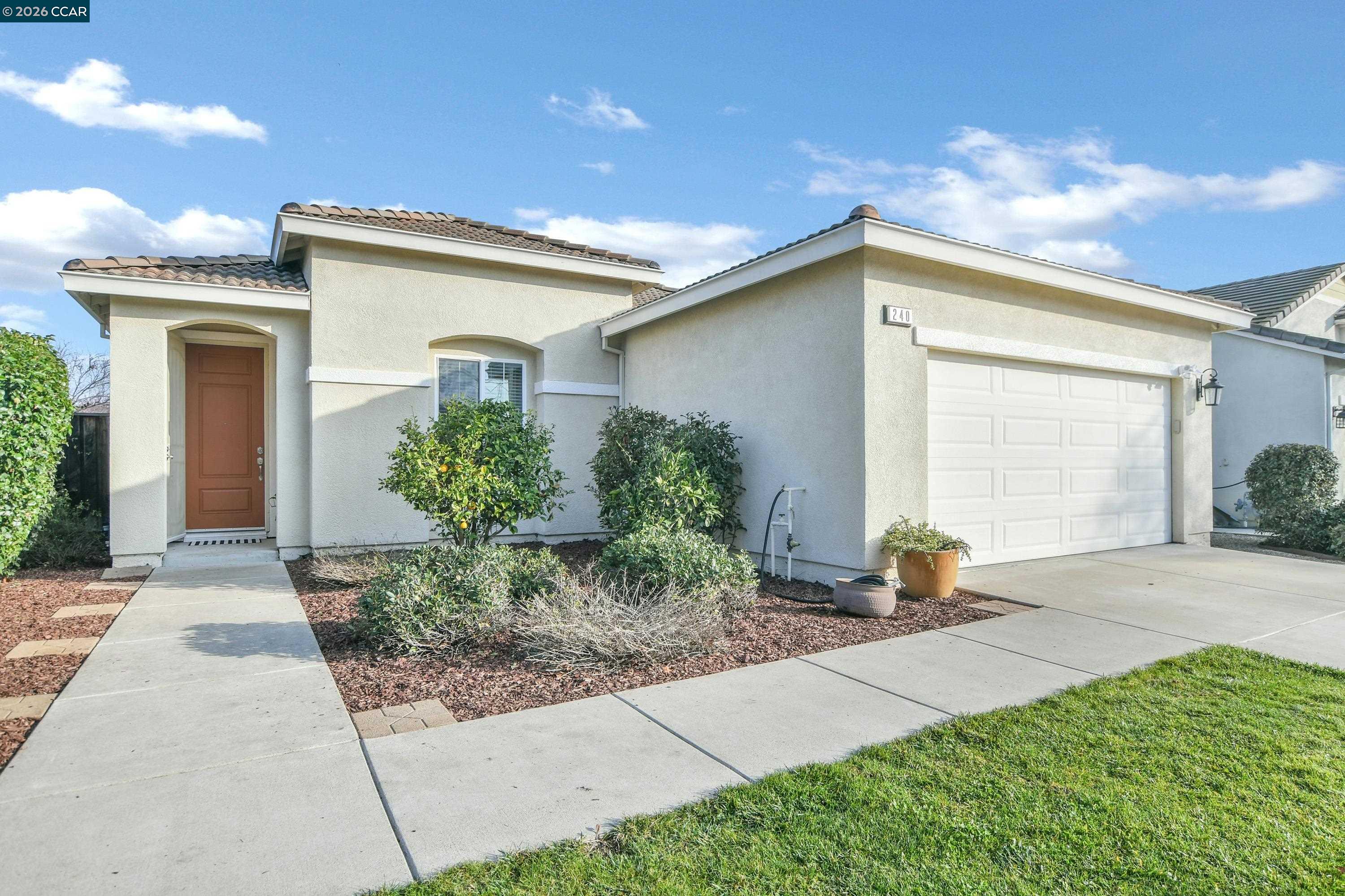 Detail Gallery Image 2 of 43 For 240 Harborage Court, Oakley,  CA 94561-3536 - 4 Beds | 2 Baths