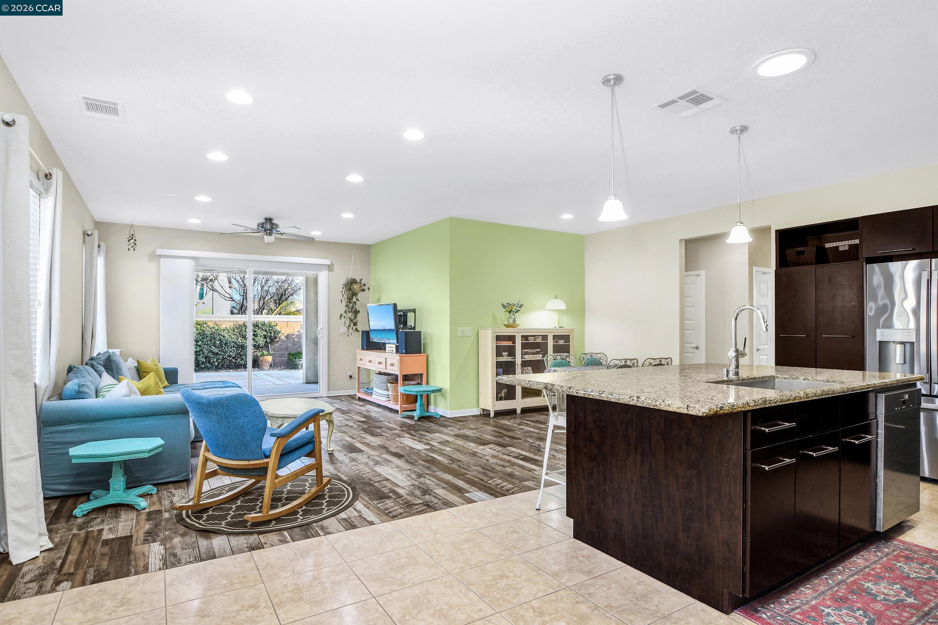 Detail Gallery Image 4 of 43 For 240 Harborage Court, Oakley,  CA 94561-3536 - 4 Beds | 2 Baths