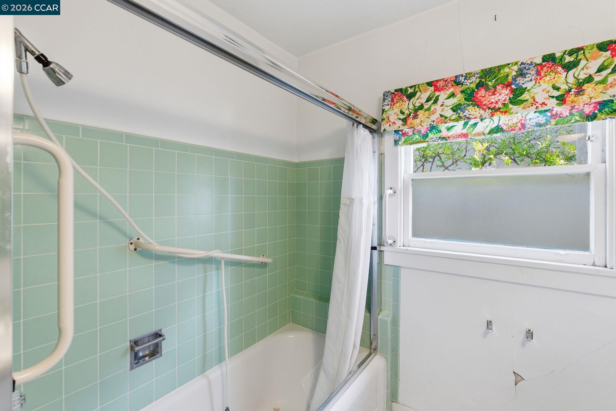 Detail Gallery Image 18 of 41 For 549 Santa Barbara Rd, Berkeley,  CA 94707 - 5 Beds | 3 Baths