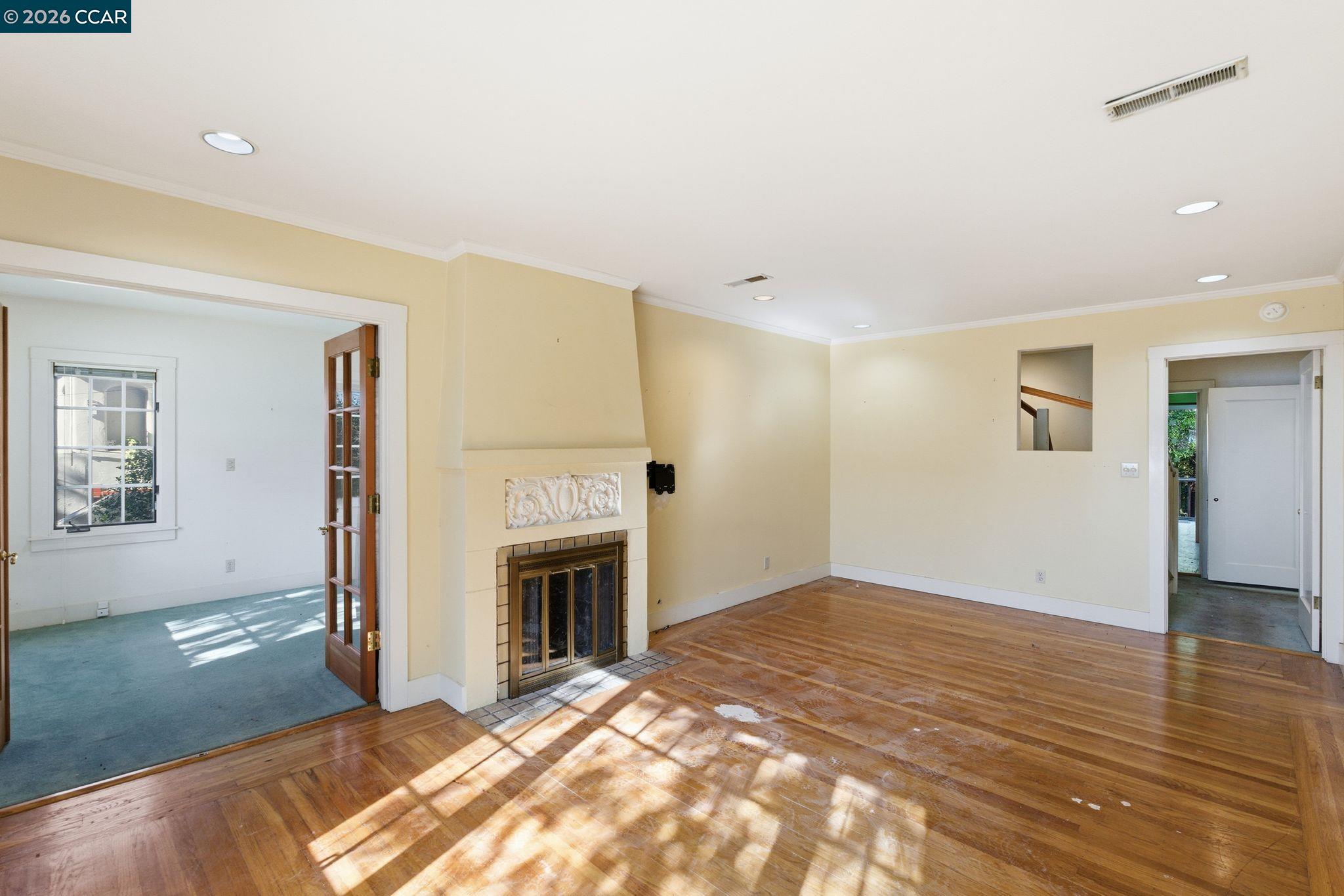 Detail Gallery Image 3 of 41 For 549 Santa Barbara Rd, Berkeley,  CA 94707 - 5 Beds | 3 Baths