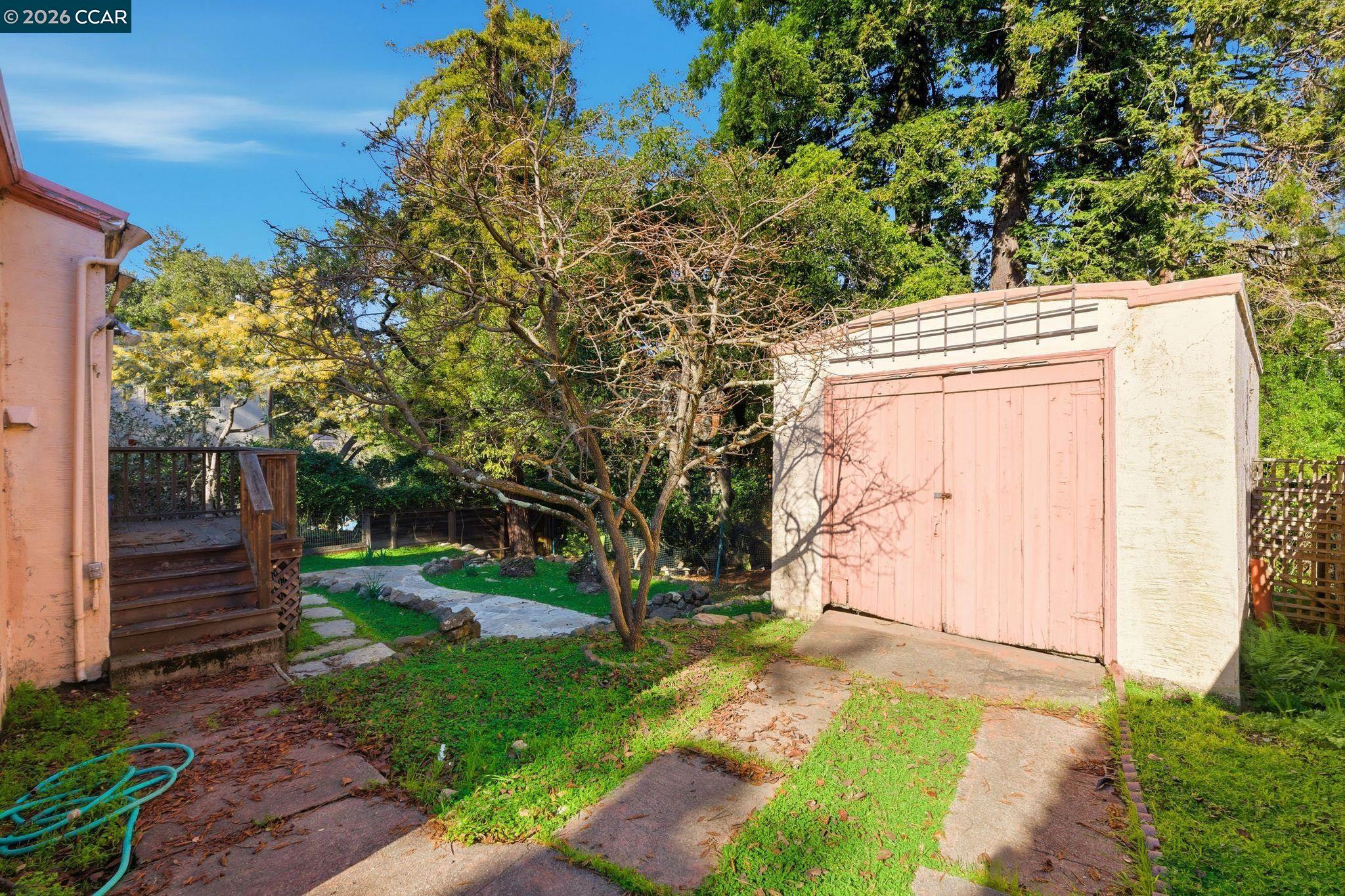 Detail Gallery Image 32 of 41 For 549 Santa Barbara Rd, Berkeley,  CA 94707 - 5 Beds | 3 Baths