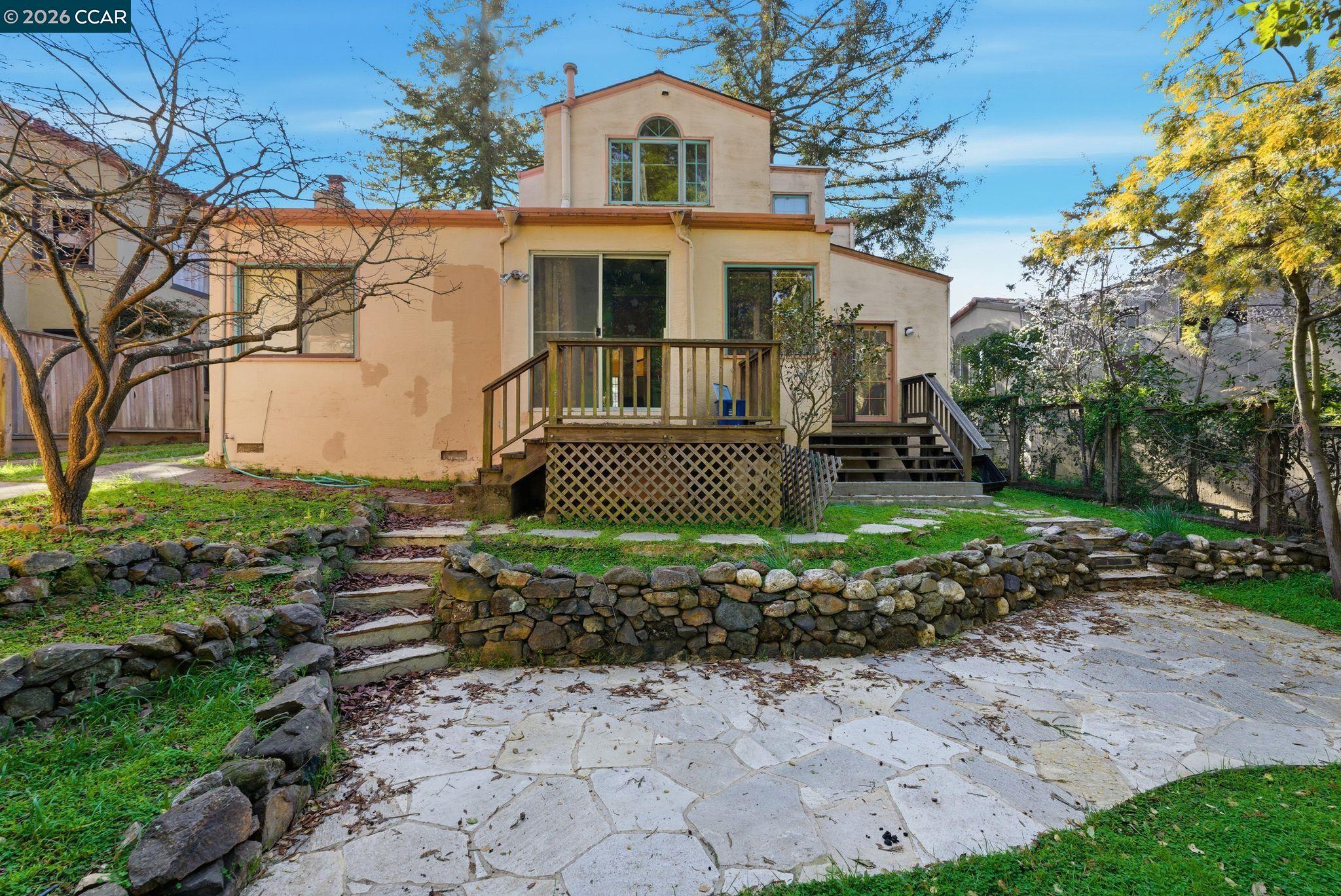 Detail Gallery Image 35 of 41 For 549 Santa Barbara Rd, Berkeley,  CA 94707 - 5 Beds | 3 Baths