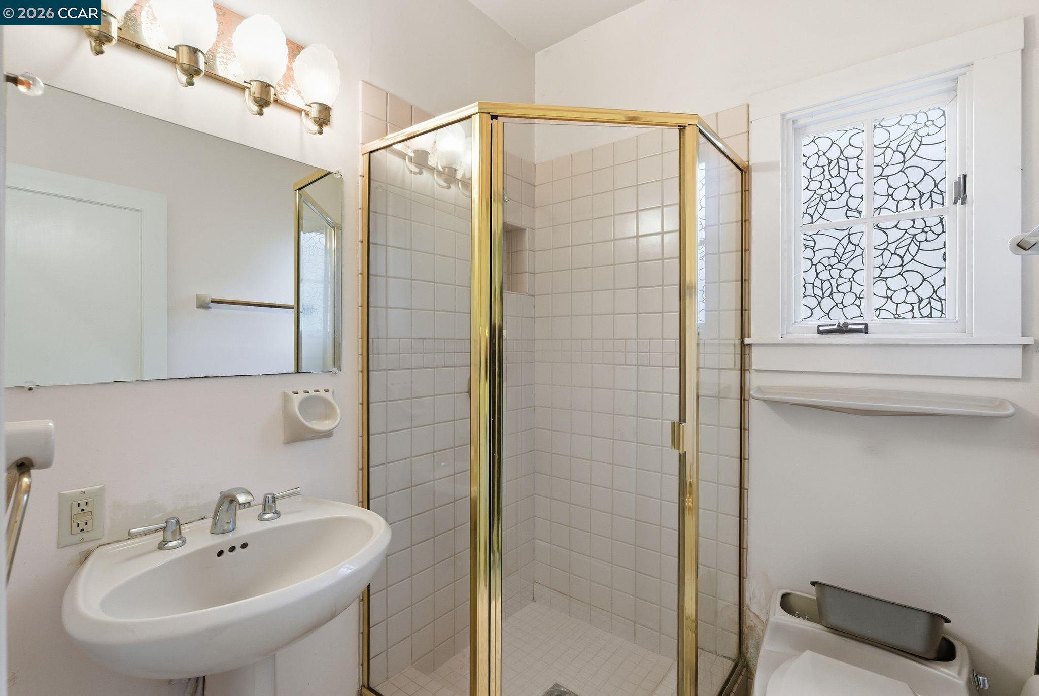 Detail Gallery Image 7 of 41 For 549 Santa Barbara Rd, Berkeley,  CA 94707 - 5 Beds | 3 Baths