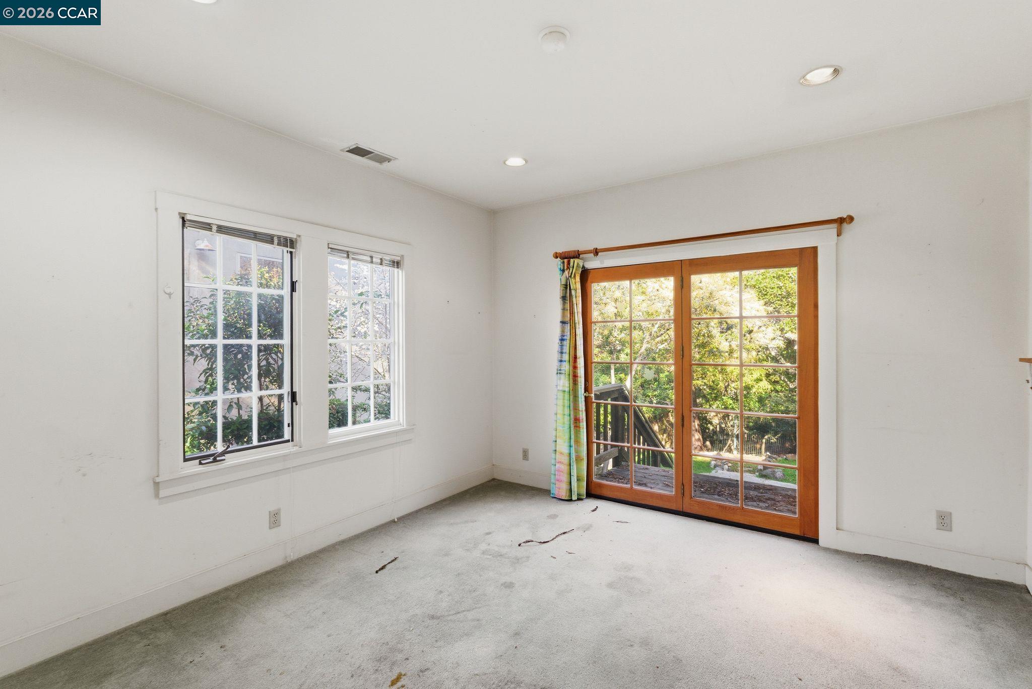 Detail Gallery Image 8 of 41 For 549 Santa Barbara Rd, Berkeley,  CA 94707 - 5 Beds | 3 Baths