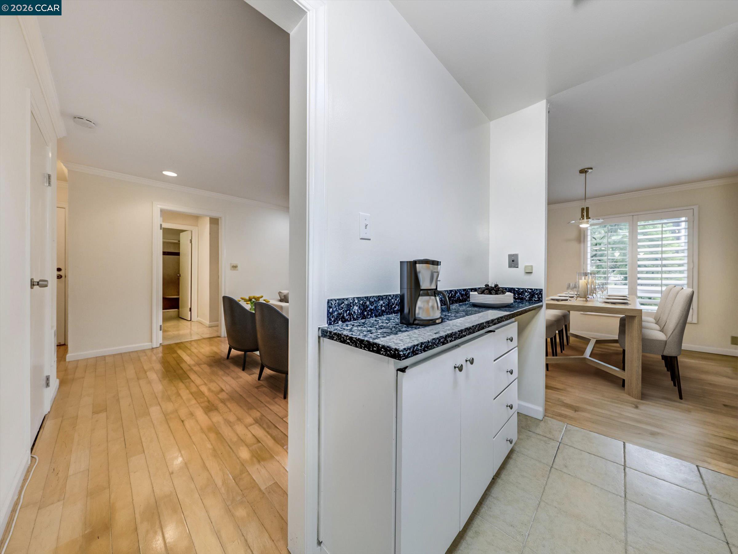 Detail Gallery Image 11 of 30 For 820 N Delaware St #215,  San Mateo,  CA 94401 - 1 Beds | 1 Baths