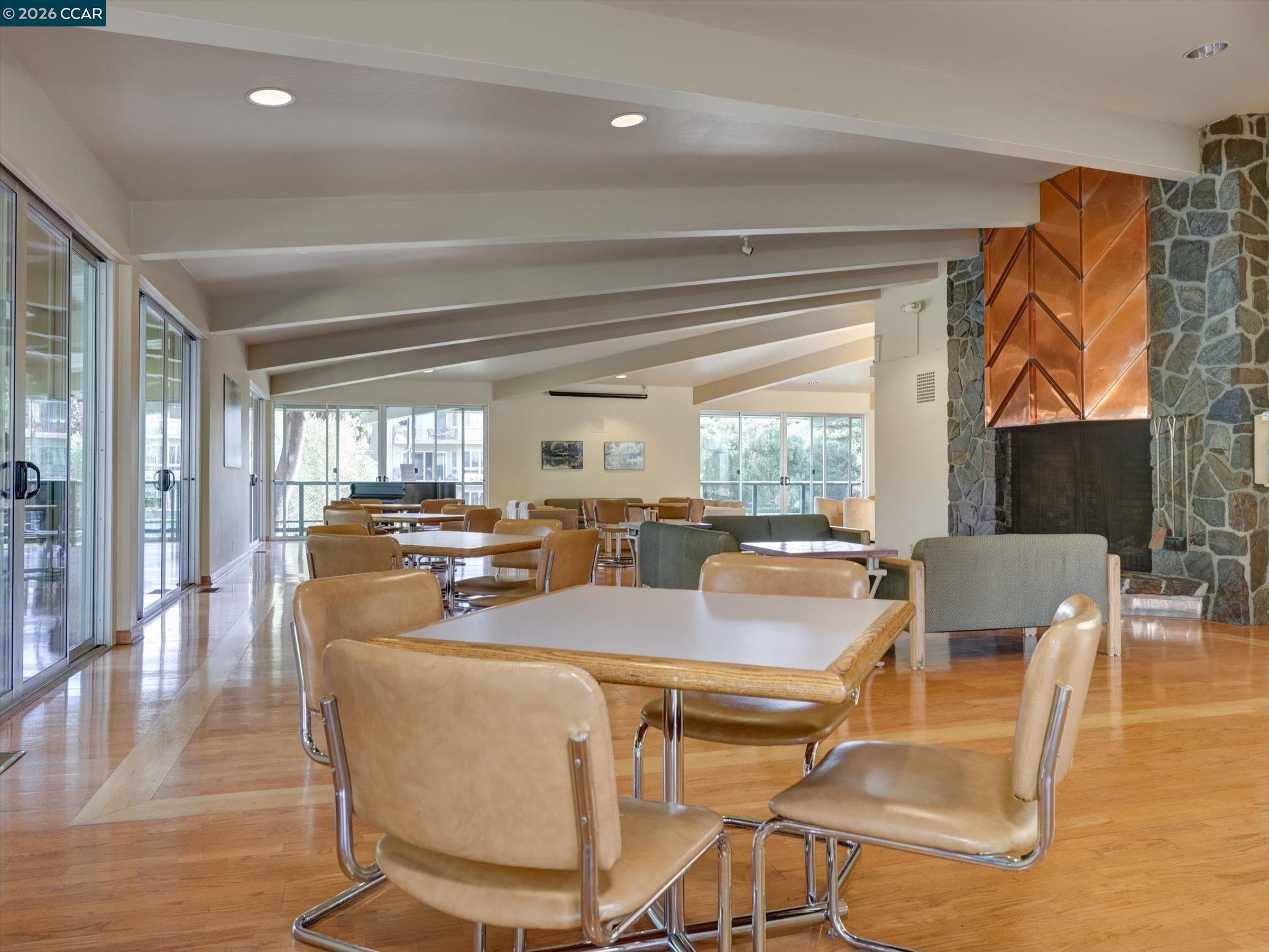 Detail Gallery Image 20 of 30 For 820 N Delaware St #215,  San Mateo,  CA 94401 - 1 Beds | 1 Baths