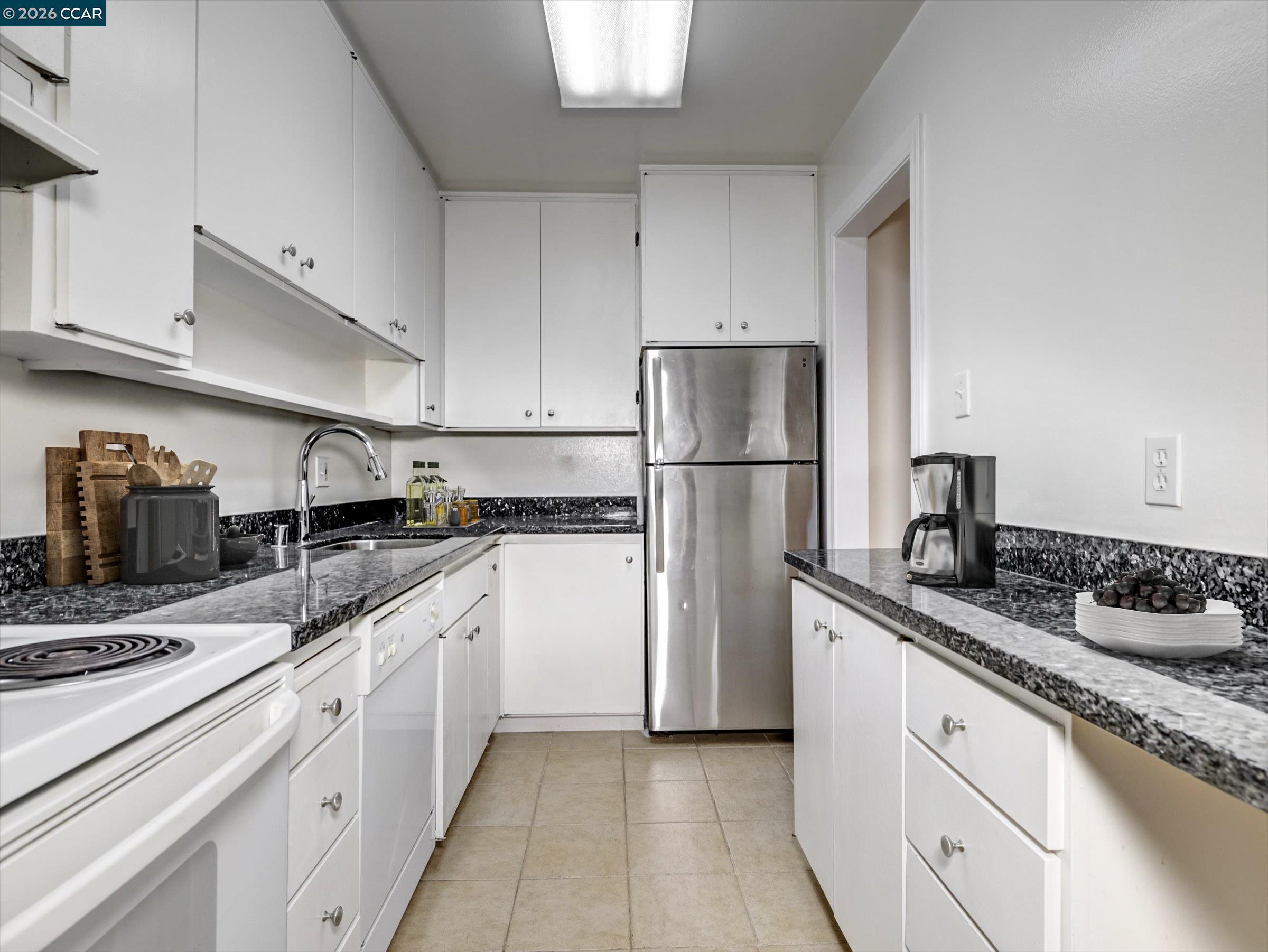 Detail Gallery Image 10 of 30 For 820 N Delaware St #215,  San Mateo,  CA 94401 - 1 Beds | 1 Baths