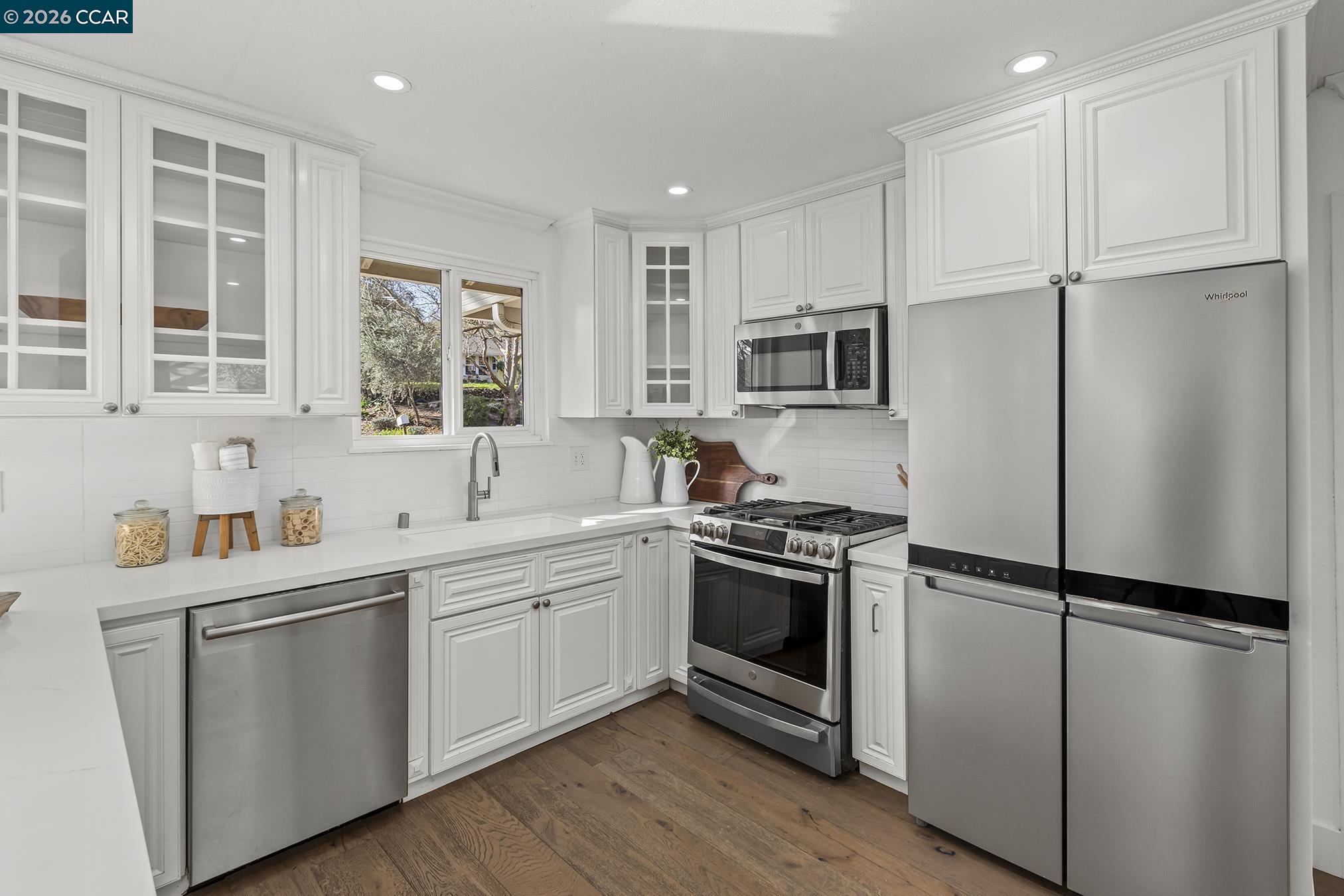 Detail Gallery Image 8 of 46 For 3300 Betty Ln, Lafayette,  CA 94549 - 4 Beds | 2 Baths