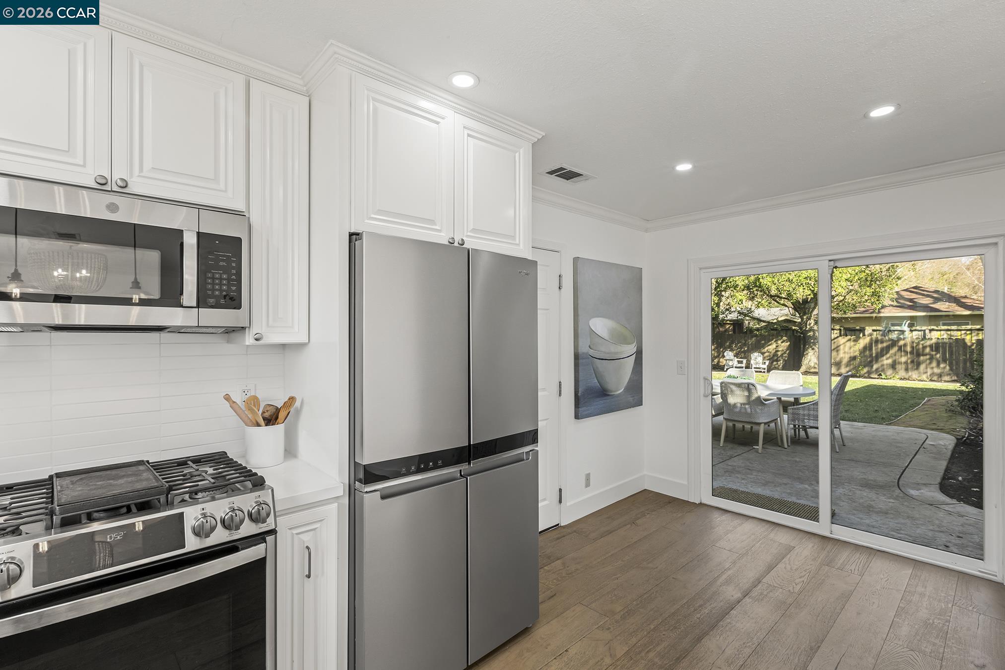 Detail Gallery Image 10 of 46 For 3300 Betty Ln, Lafayette,  CA 94549 - 4 Beds | 2 Baths