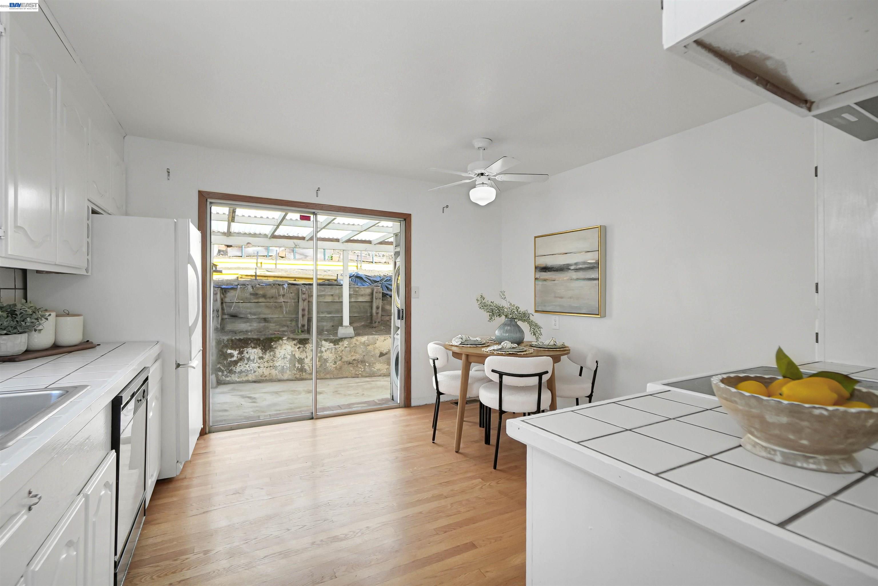 Detail Gallery Image 13 of 41 For 18662 Stanton Ave, Castro Valley,  CA 94546 - 3 Beds | 1 Baths