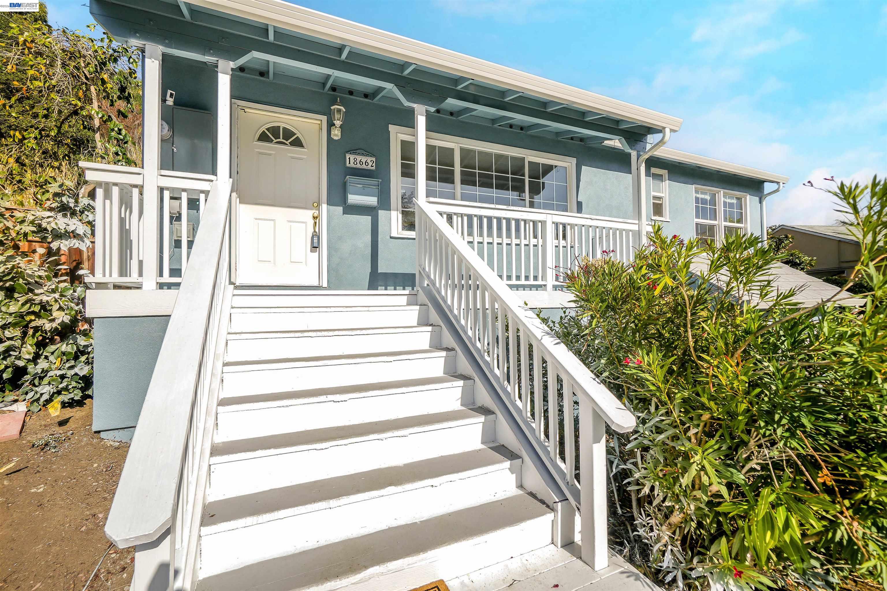 Detail Gallery Image 3 of 41 For 18662 Stanton Ave, Castro Valley,  CA 94546 - 3 Beds | 1 Baths