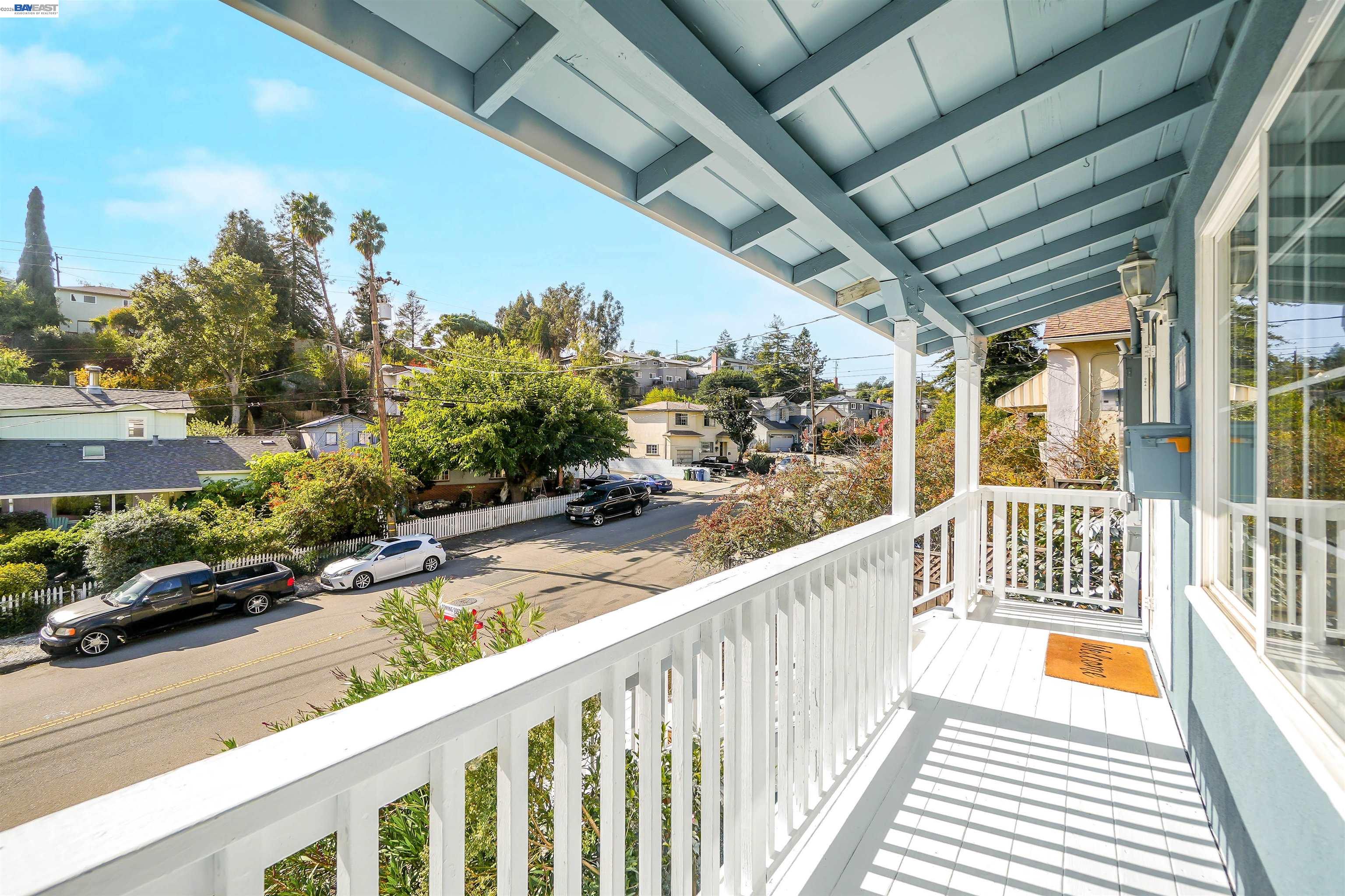 Detail Gallery Image 5 of 41 For 18662 Stanton Ave, Castro Valley,  CA 94546 - 3 Beds | 1 Baths