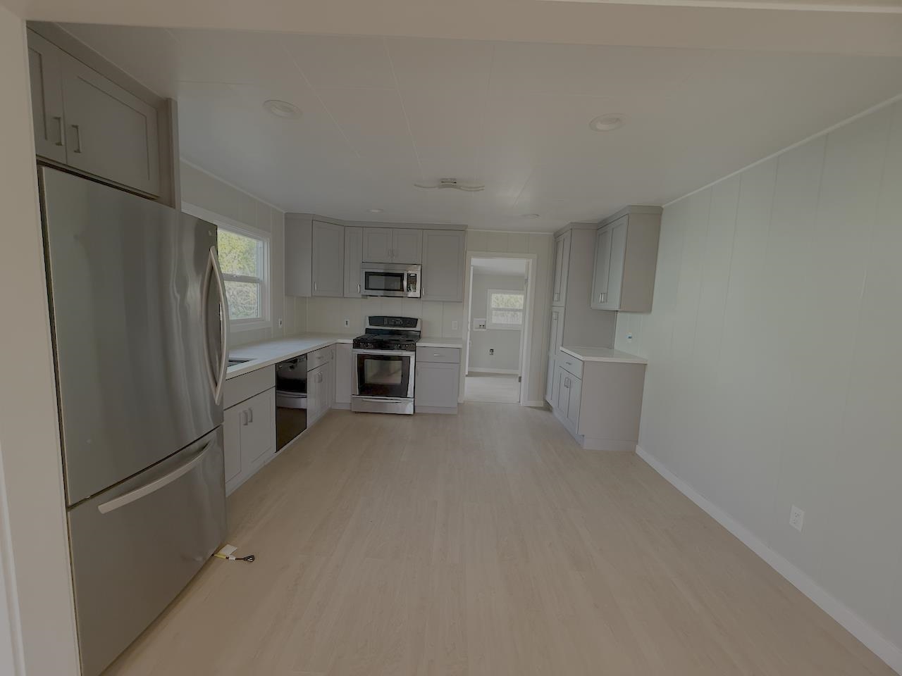 Detail Gallery Image 6 of 17 For 1324 Trenary Way, Modesto,  CA 95354 - 2 Beds | 1 Baths