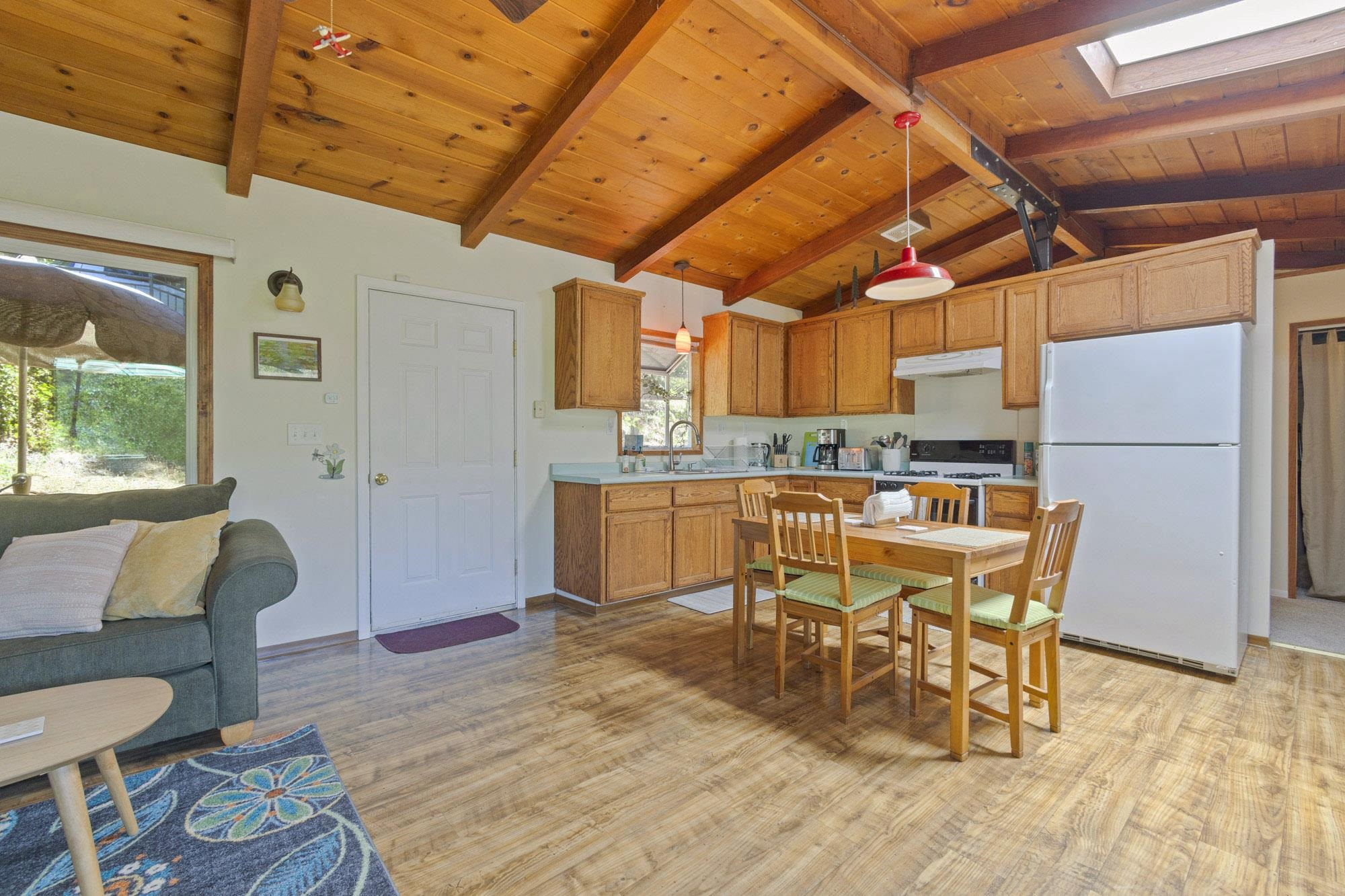 Detail Gallery Image 5 of 30 For 21815 Confidence Road, Twain Harte,  CA 95383 - 2 Beds | 2 Baths