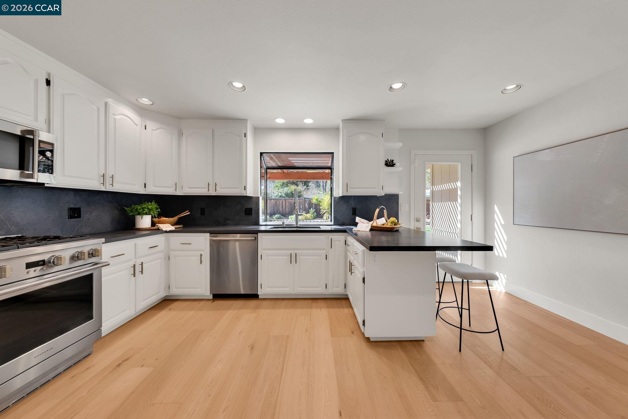 Detail Gallery Image 11 of 54 For 186 Arlene Drive, Walnut Creek,  CA 94595 - 4 Beds | 2 Baths