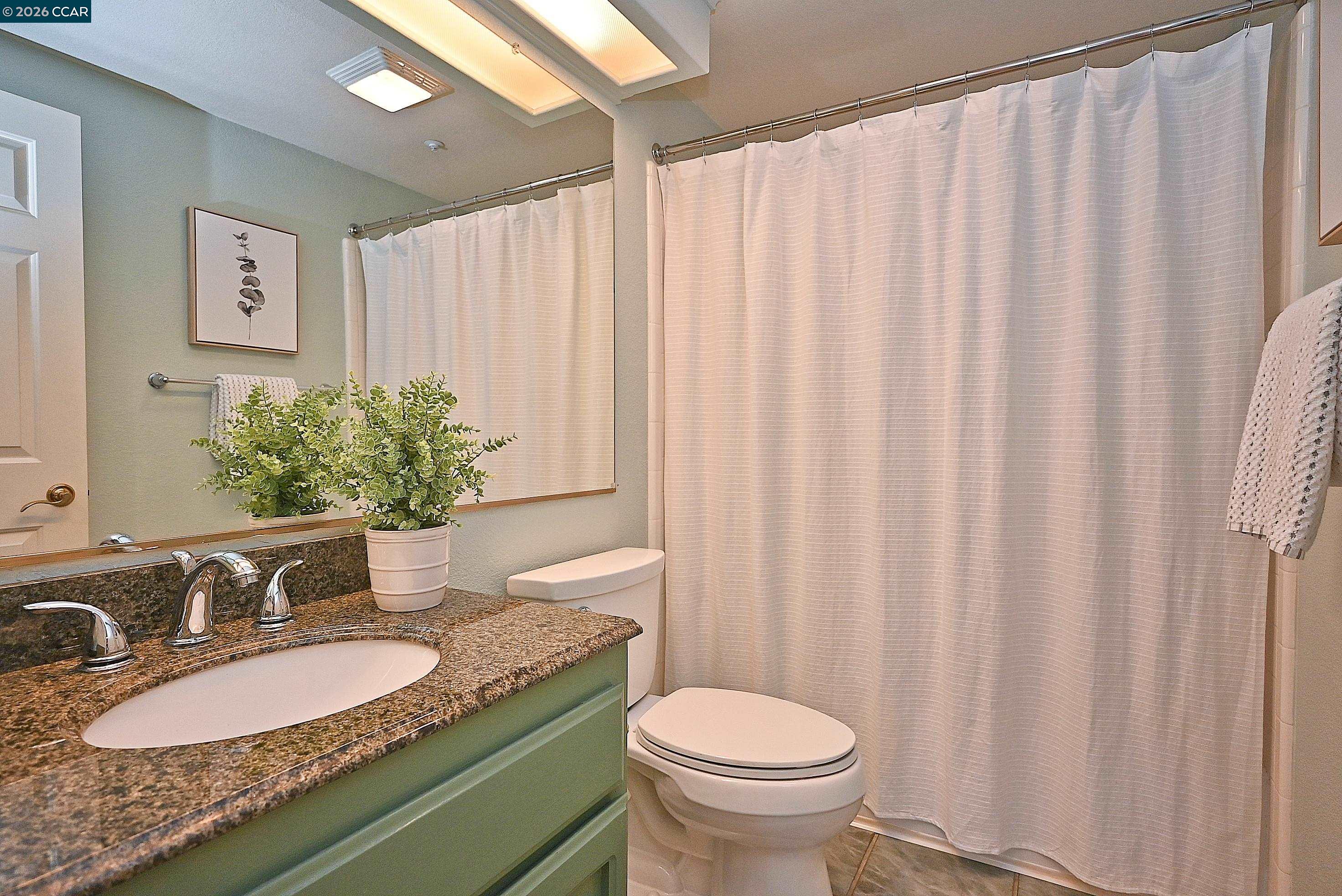 Detail Gallery Image 16 of 33 For 137 Haslemere, Lafayette,  CA 94549 - 3 Beds | 3 Baths