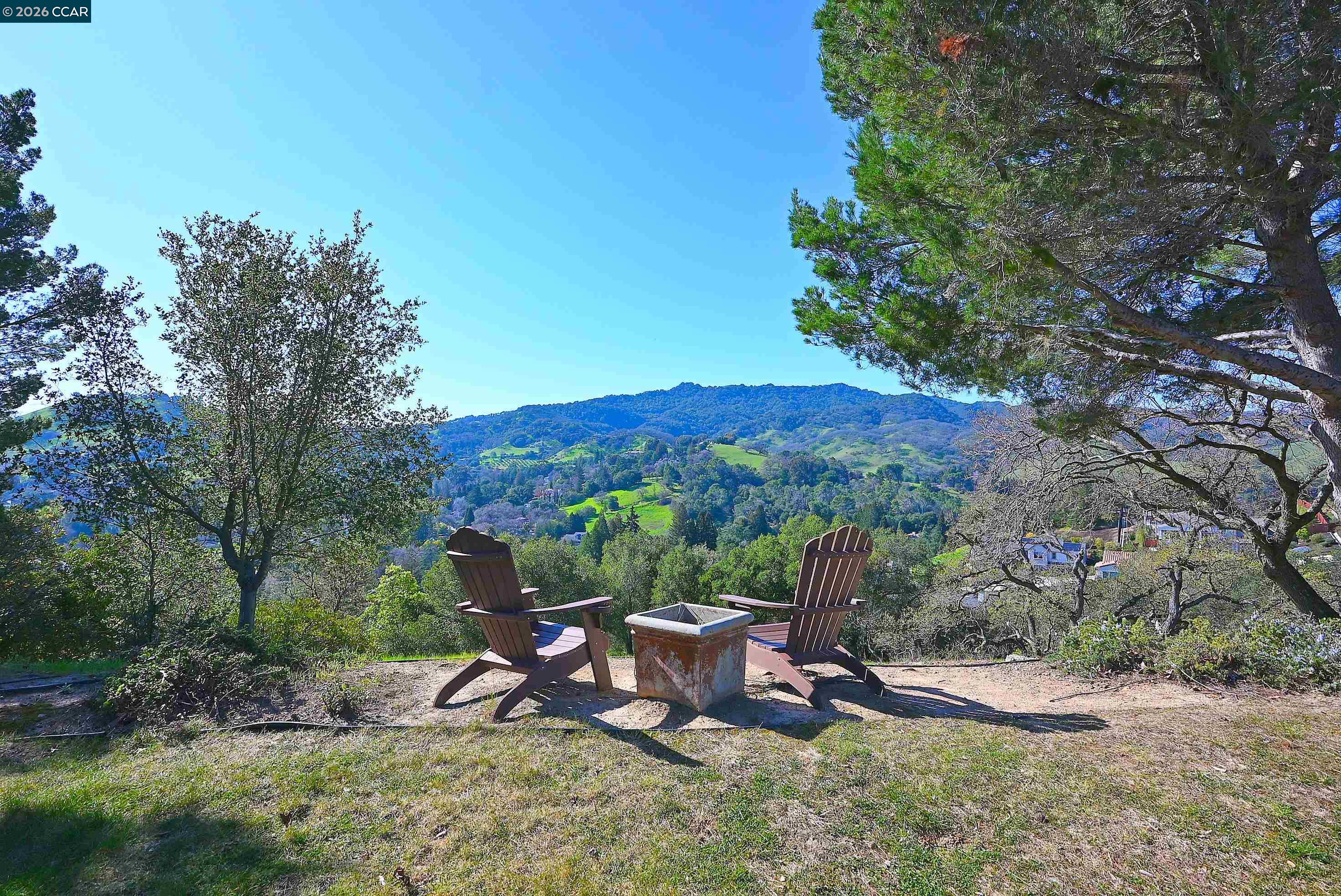 Detail Gallery Image 30 of 33 For 137 Haslemere, Lafayette,  CA 94549 - 3 Beds | 3 Baths