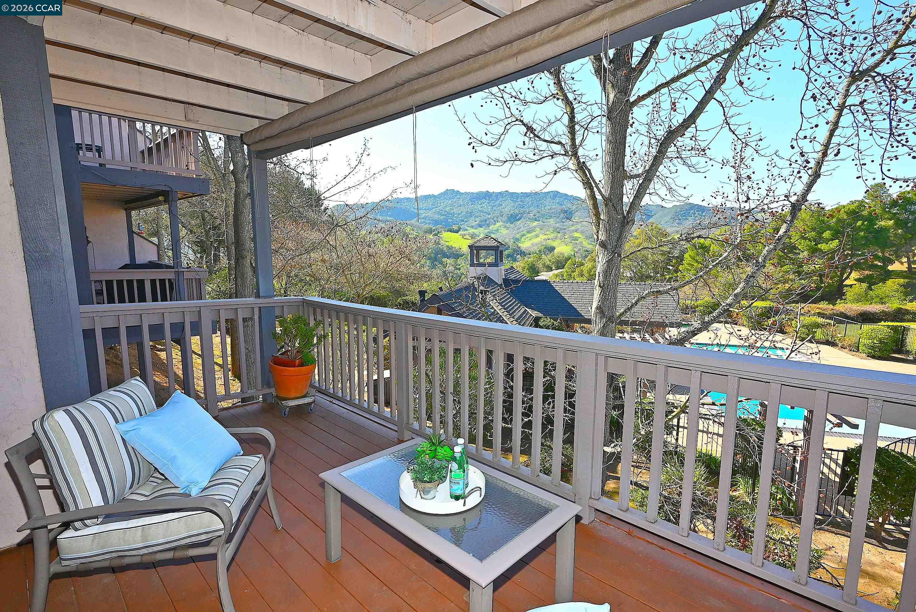 Detail Gallery Image 9 of 33 For 137 Haslemere, Lafayette,  CA 94549 - 3 Beds | 3 Baths