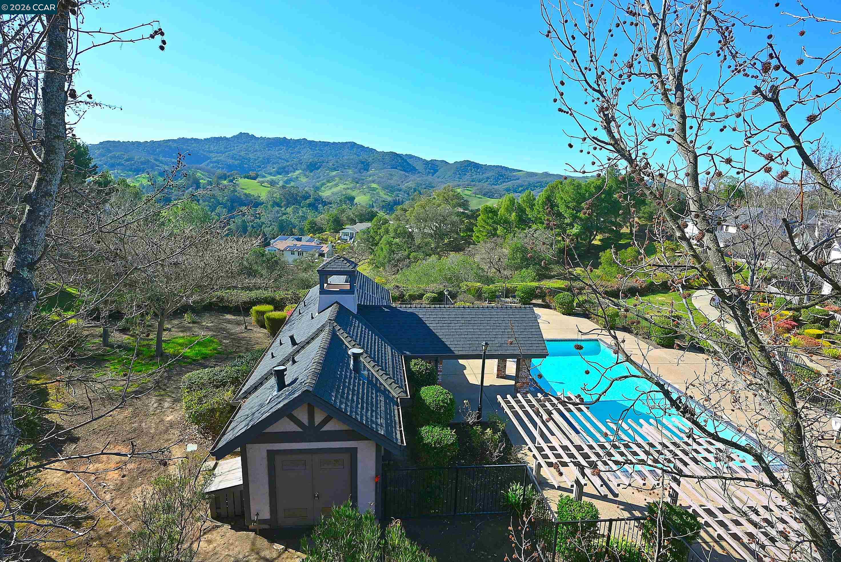 Detail Gallery Image 10 of 33 For 137 Haslemere, Lafayette,  CA 94549 - 3 Beds | 3 Baths