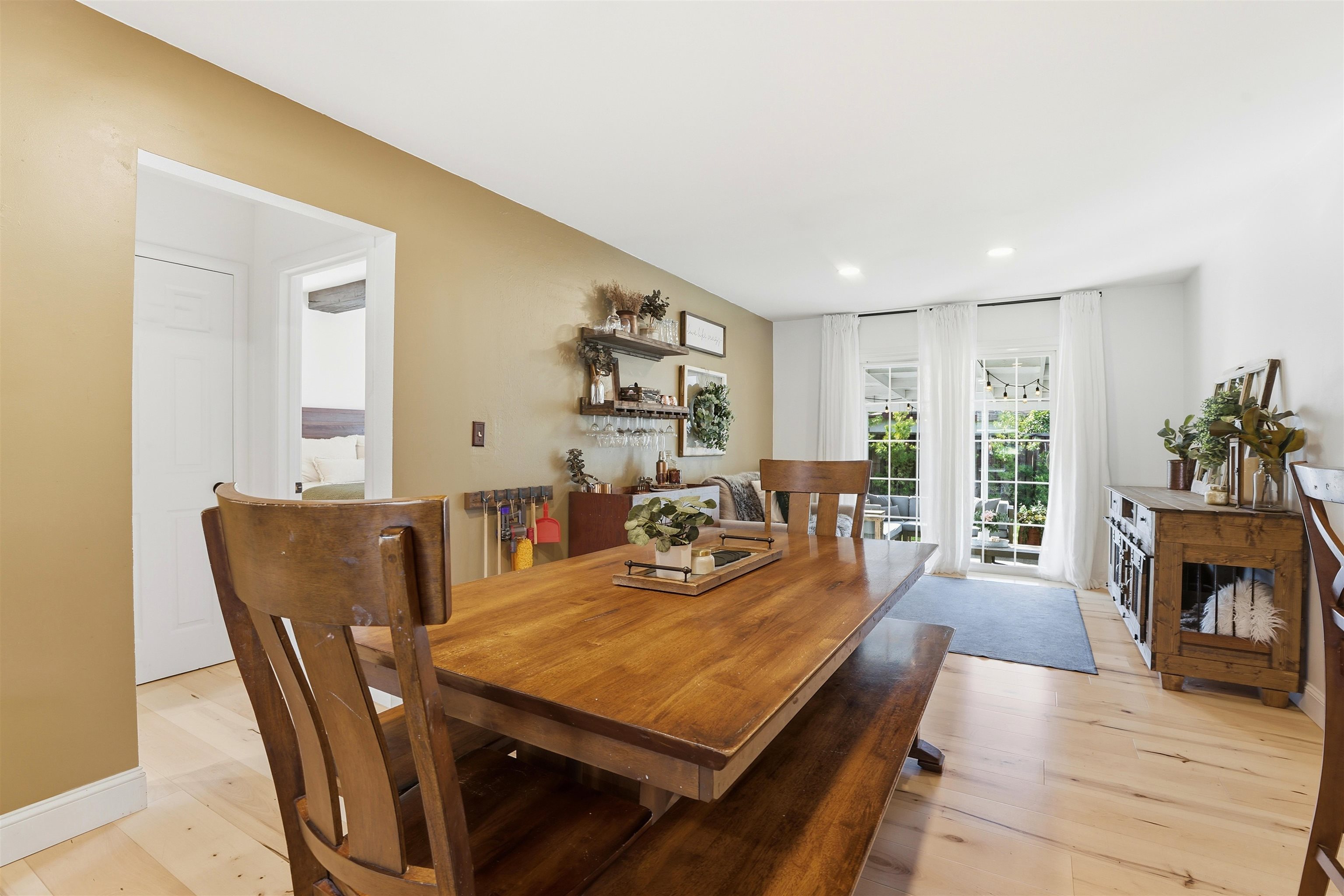 Detail Gallery Image 13 of 40 For 563 Cinnabar Drive, Livermore,  CA 94550-5121 - 4 Beds | 3 Baths