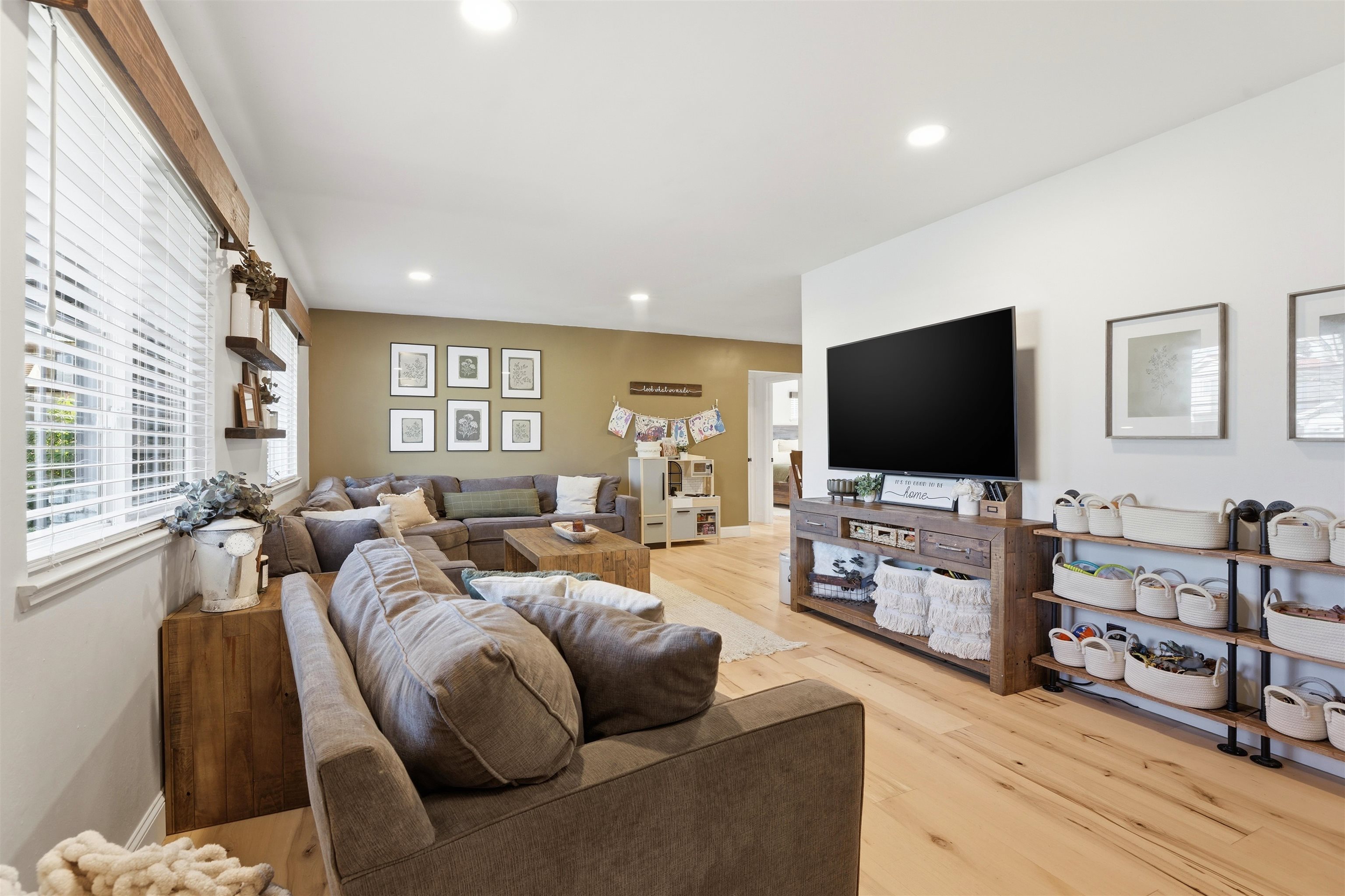 Detail Gallery Image 4 of 40 For 563 Cinnabar Drive, Livermore,  CA 94550-5121 - 4 Beds | 3 Baths