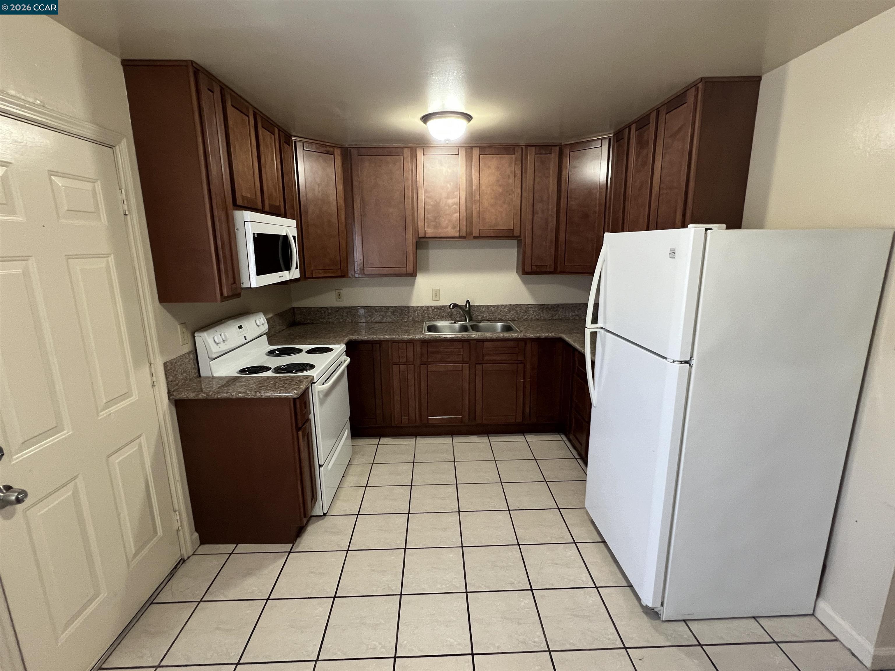 Detail Gallery Image 6 of 12 For 1515 Roosevelt Ave #1513,  Richmond,  CA 94801 - 2 Beds | 1 Baths