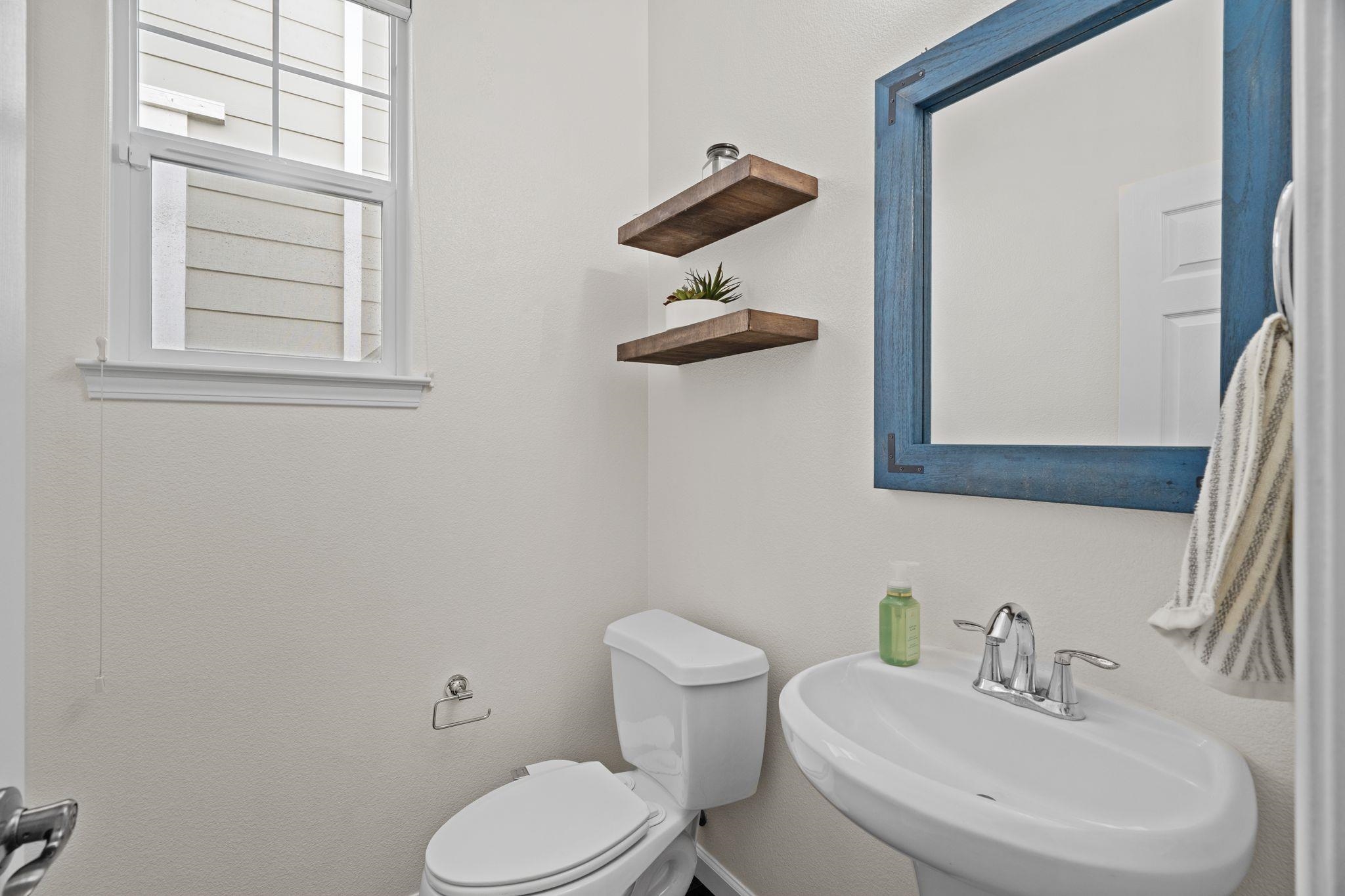Detail Gallery Image 13 of 32 For 663 Falling Star Drive, Martinez,  CA 94553 - 3 Beds | 2/1 Baths