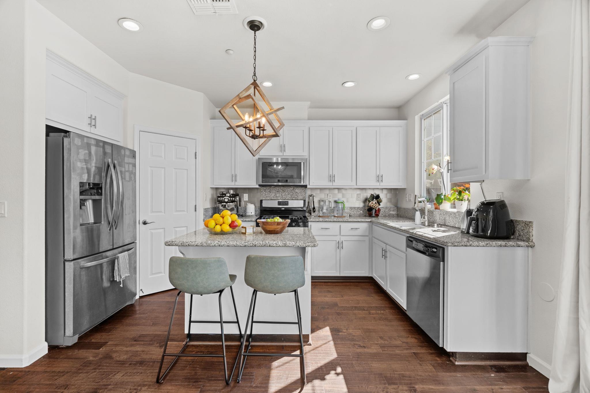 Detail Gallery Image 6 of 32 For 663 Falling Star Drive, Martinez,  CA 94553 - 3 Beds | 2/1 Baths