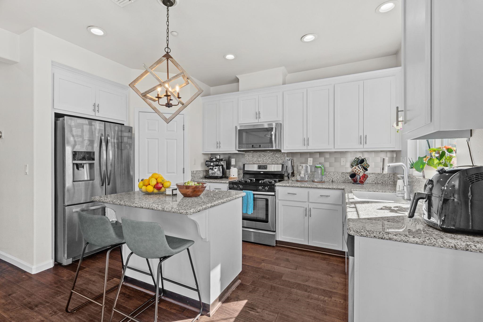 Detail Gallery Image 7 of 32 For 663 Falling Star Drive, Martinez,  CA 94553 - 3 Beds | 2/1 Baths