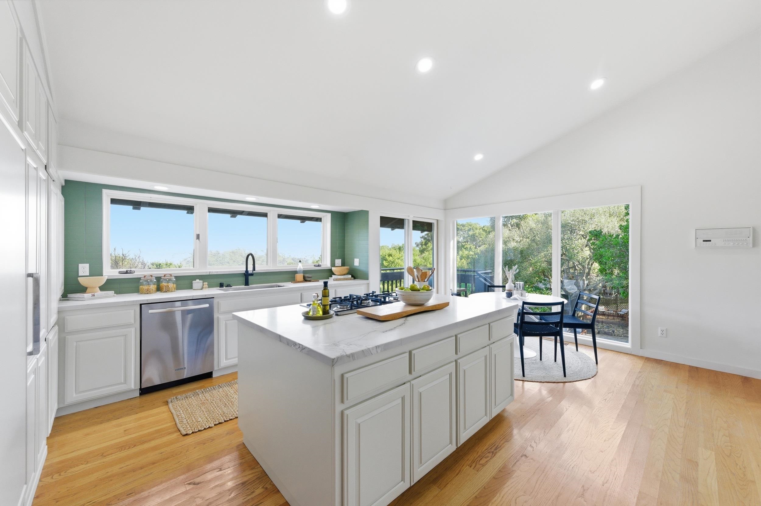 Detail Gallery Image 16 of 59 For 271 Monte Vista Ridge, Orinda,  CA 94563 - 5 Beds | 4/1 Baths