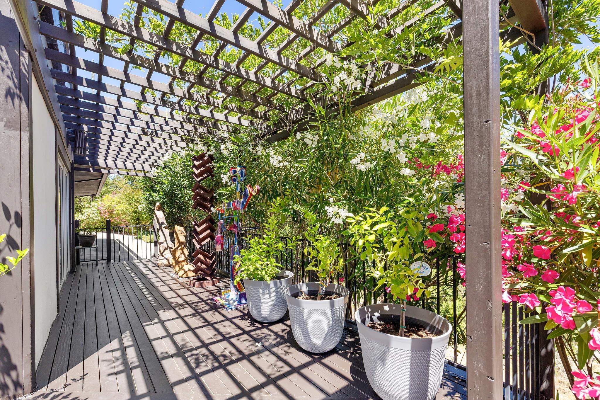 Detail Gallery Image 27 of 59 For 271 Monte Vista Ridge, Orinda,  CA 94563 - 5 Beds | 4/1 Baths