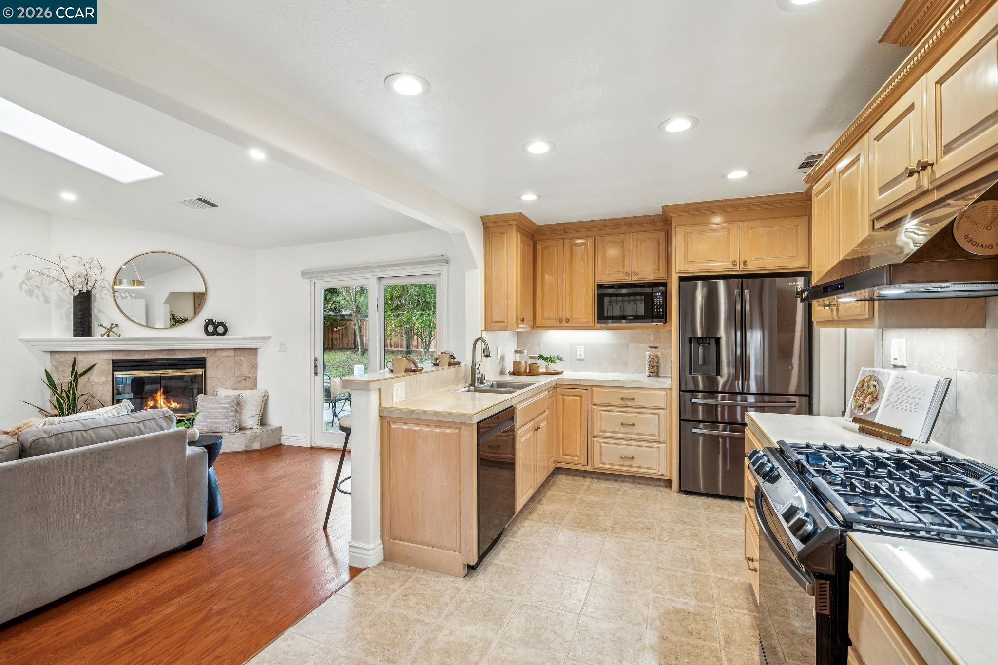 Detail Gallery Image 17 of 60 For 1651 Green Valley Rd., Danville,  CA 94526 - 4 Beds | 2 Baths