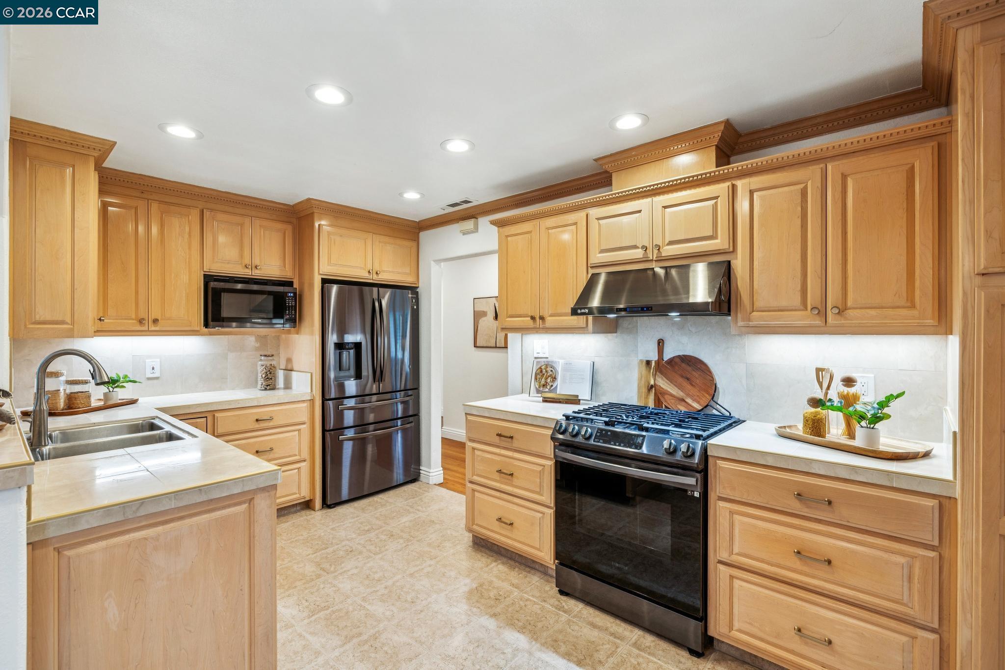 Detail Gallery Image 18 of 60 For 1651 Green Valley Rd., Danville,  CA 94526 - 4 Beds | 2 Baths