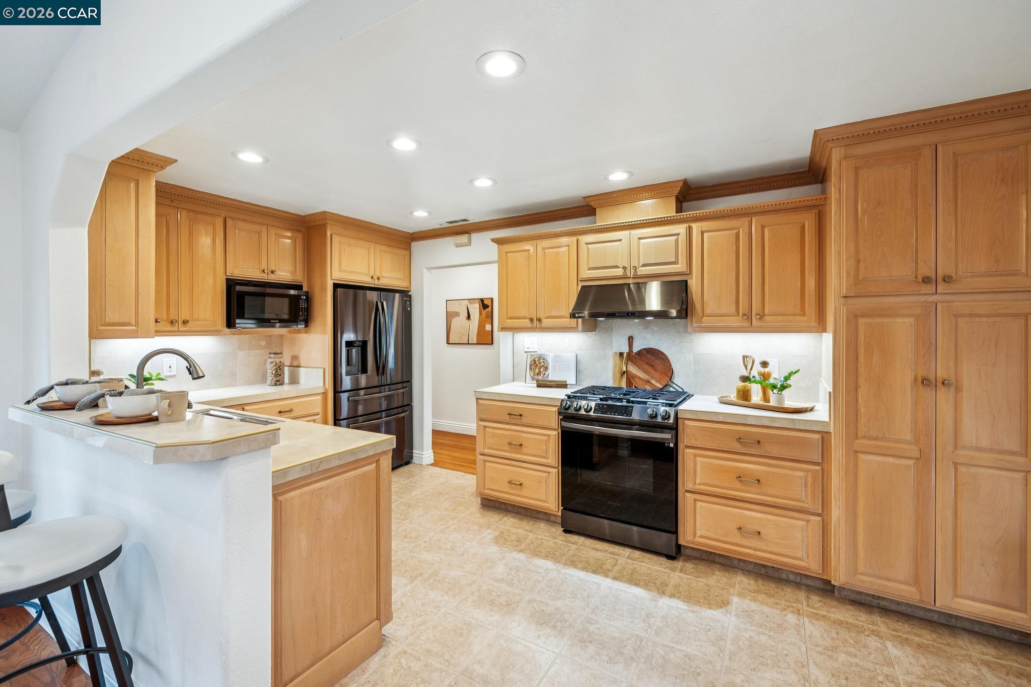 Detail Gallery Image 19 of 60 For 1651 Green Valley Rd., Danville,  CA 94526 - 4 Beds | 2 Baths