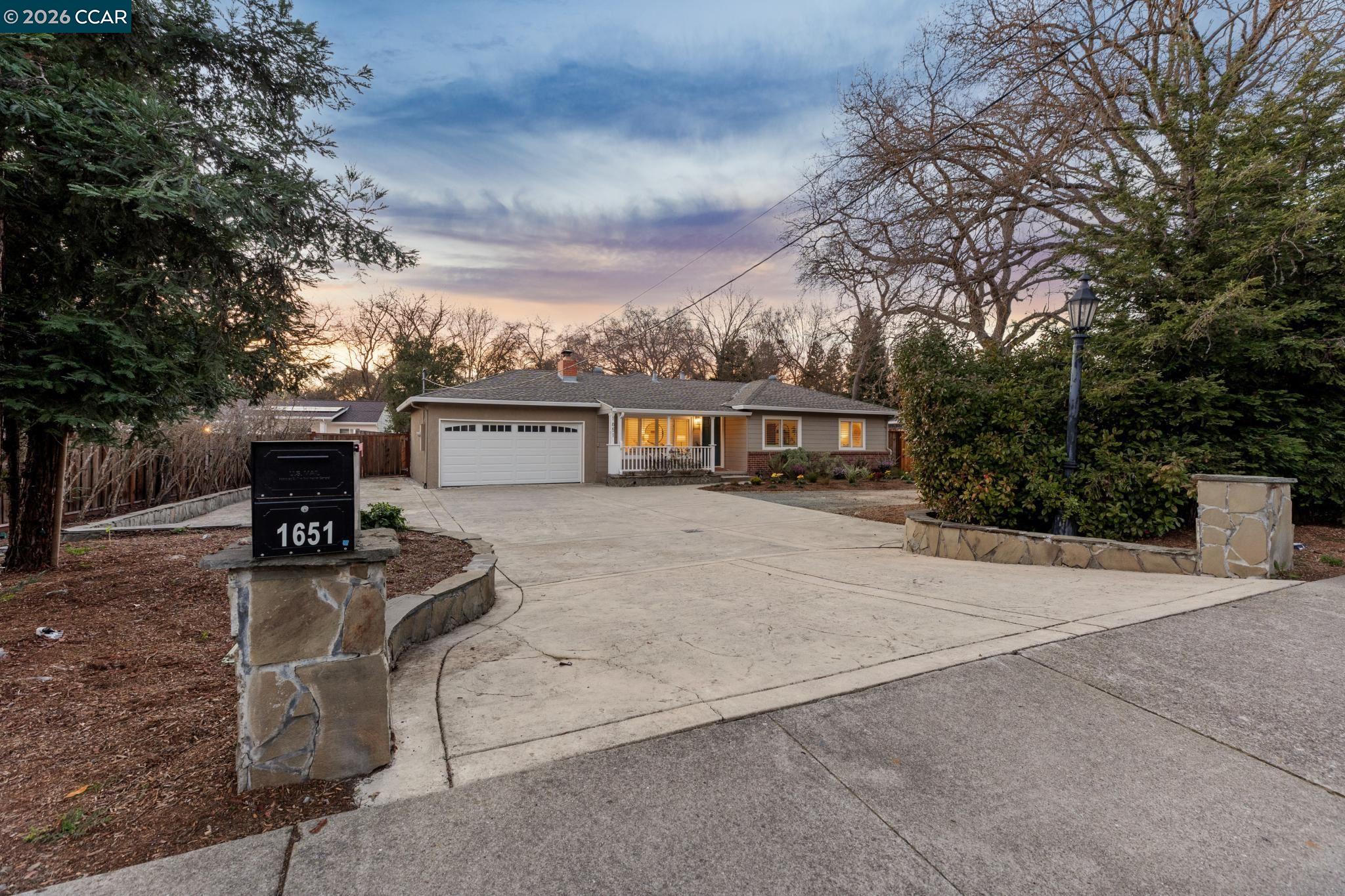 Detail Gallery Image 3 of 60 For 1651 Green Valley Rd., Danville,  CA 94526 - 4 Beds | 2 Baths