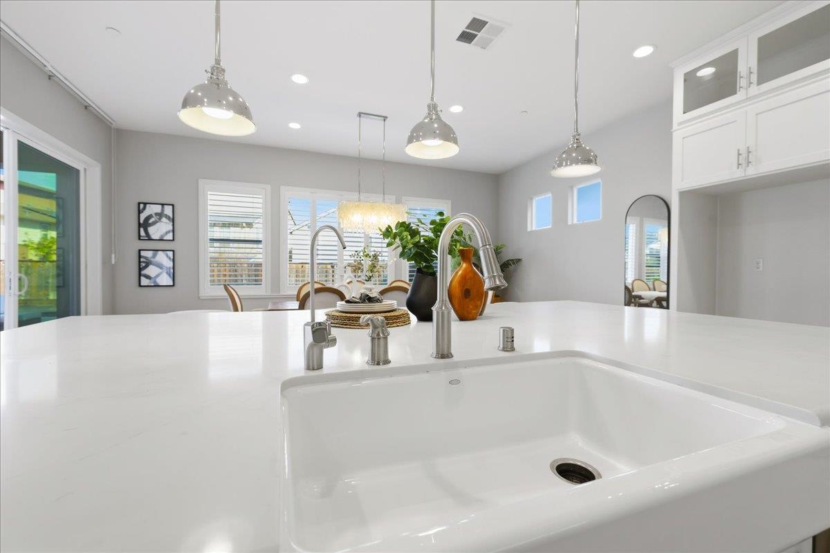 Detail Gallery Image 19 of 60 For 4293 Oak Knoll Dr, Dublin,  CA 94568 - 5 Beds | 3/1 Baths