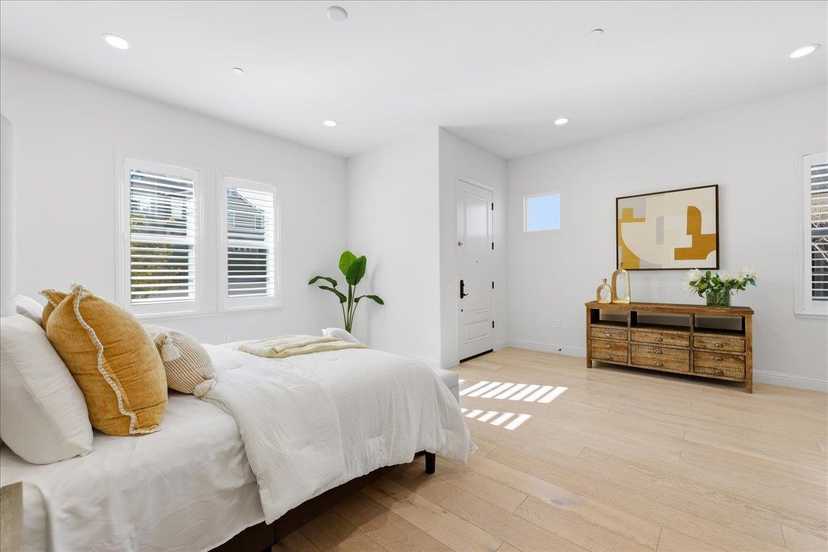 Detail Gallery Image 20 of 60 For 4293 Oak Knoll Dr, Dublin,  CA 94568 - 5 Beds | 3/1 Baths