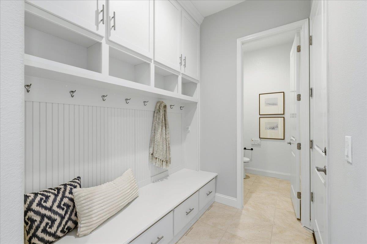 Detail Gallery Image 5 of 60 For 4293 Oak Knoll Dr, Dublin,  CA 94568 - 5 Beds | 3/1 Baths