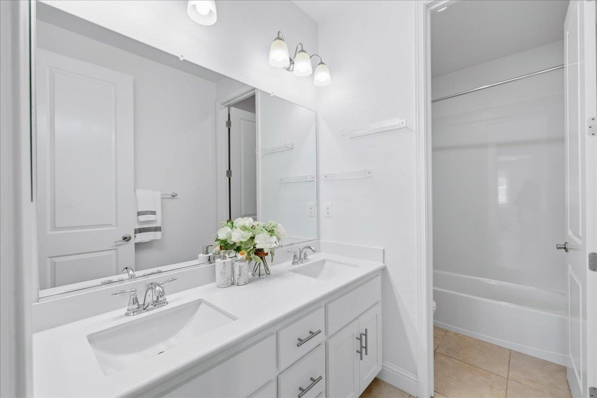 Detail Gallery Image 42 of 60 For 4293 Oak Knoll Dr, Dublin,  CA 94568 - 5 Beds | 3/1 Baths