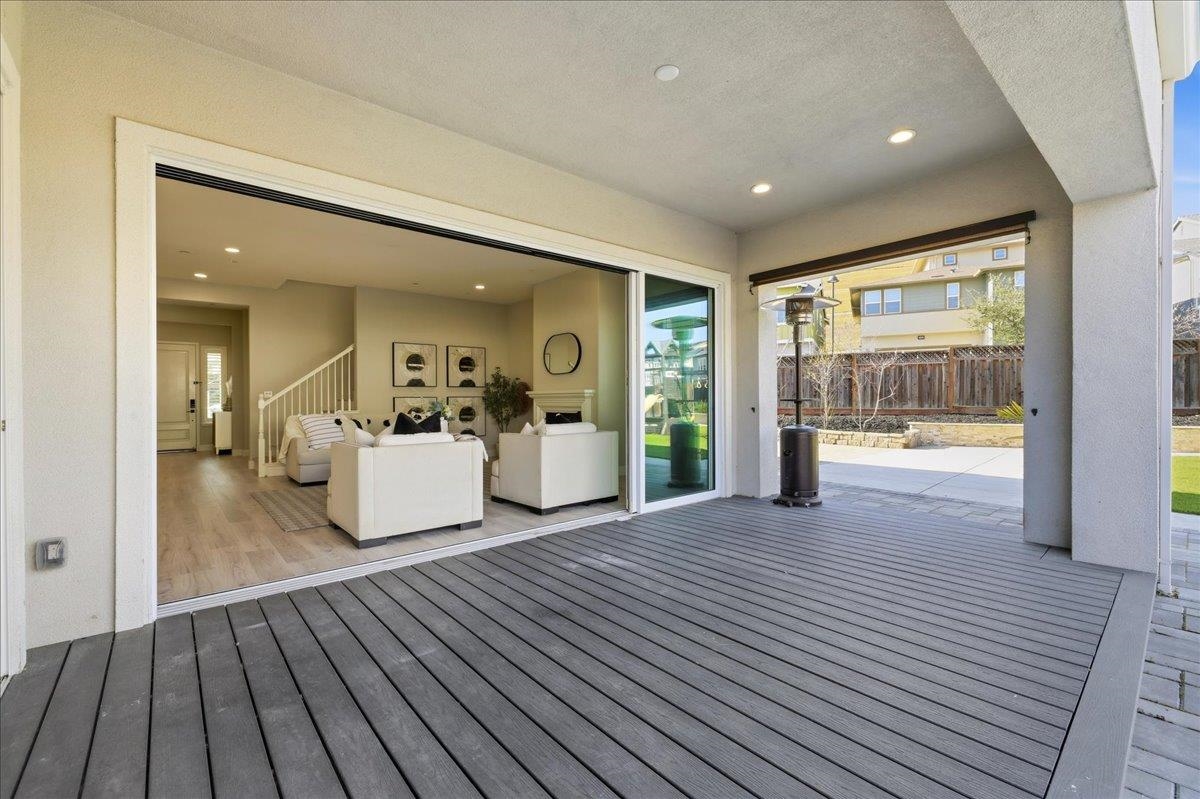 Detail Gallery Image 44 of 60 For 4293 Oak Knoll Dr, Dublin,  CA 94568 - 5 Beds | 3/1 Baths