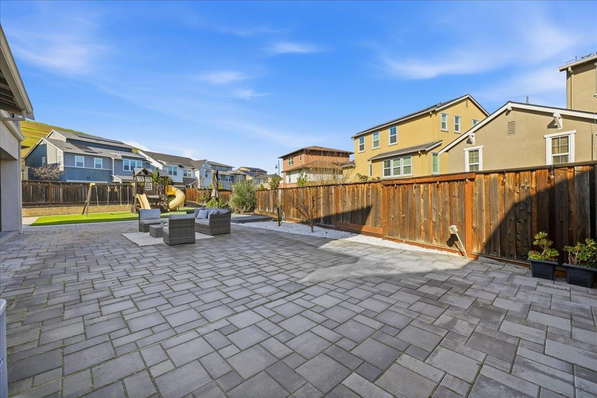 Detail Gallery Image 45 of 60 For 4293 Oak Knoll Dr, Dublin,  CA 94568 - 5 Beds | 3/1 Baths