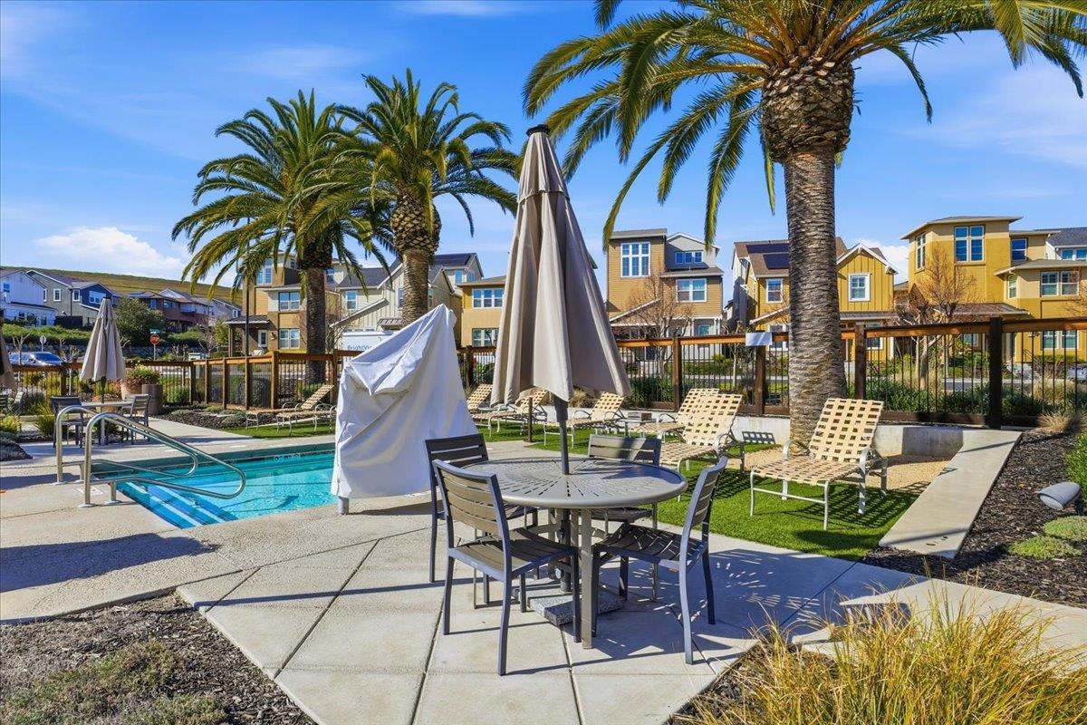 Detail Gallery Image 53 of 60 For 4293 Oak Knoll Dr, Dublin,  CA 94568 - 5 Beds | 3/1 Baths