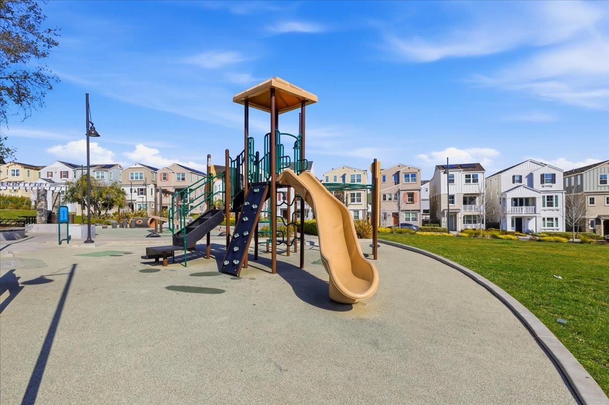 Detail Gallery Image 57 of 60 For 4293 Oak Knoll Dr, Dublin,  CA 94568 - 5 Beds | 3/1 Baths