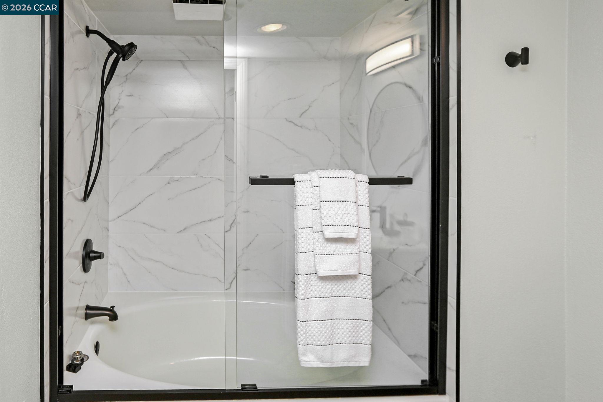 Detail Gallery Image 11 of 26 For 1680 San Miguel Dr, Walnut Creek,  CA 94596 - 1 Beds | 1/1 Baths